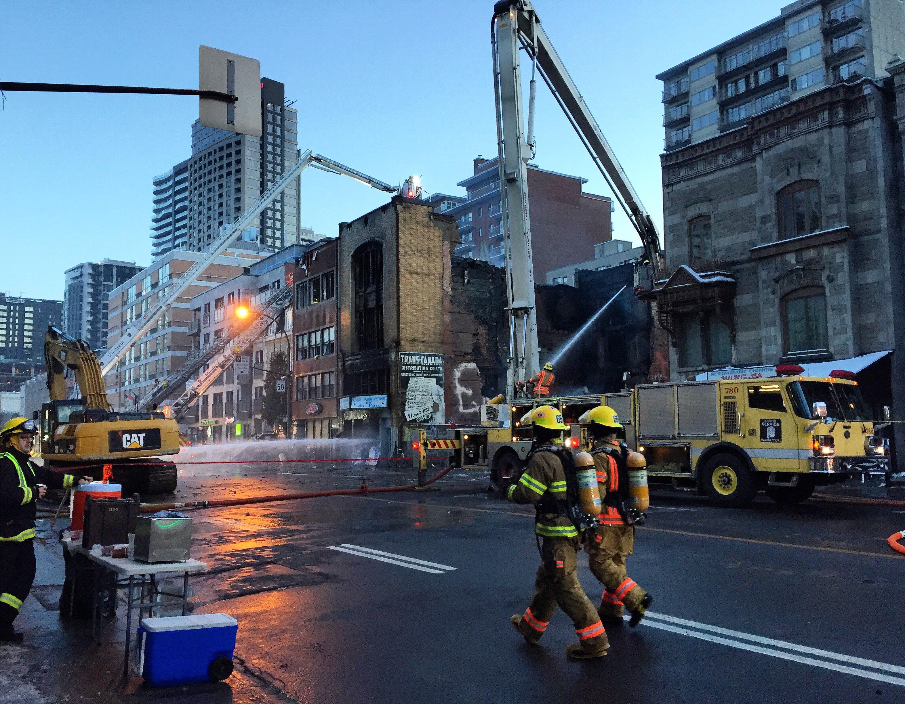 Incendie majeur au centreville de Montréal RadioCanada.ca
