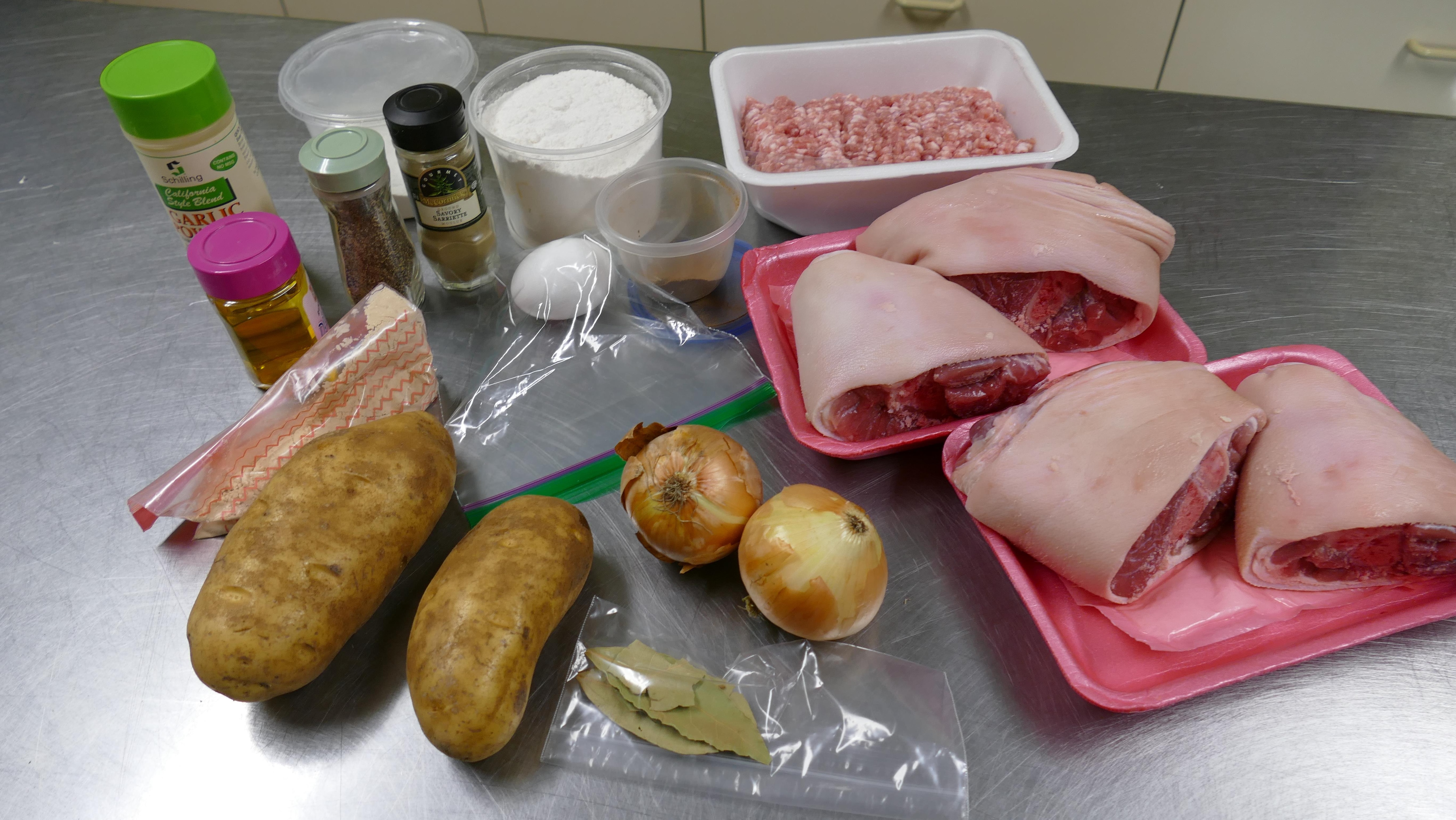 Ragout De Boulettes Et Pattes De Cochon Suzanne Lapointe