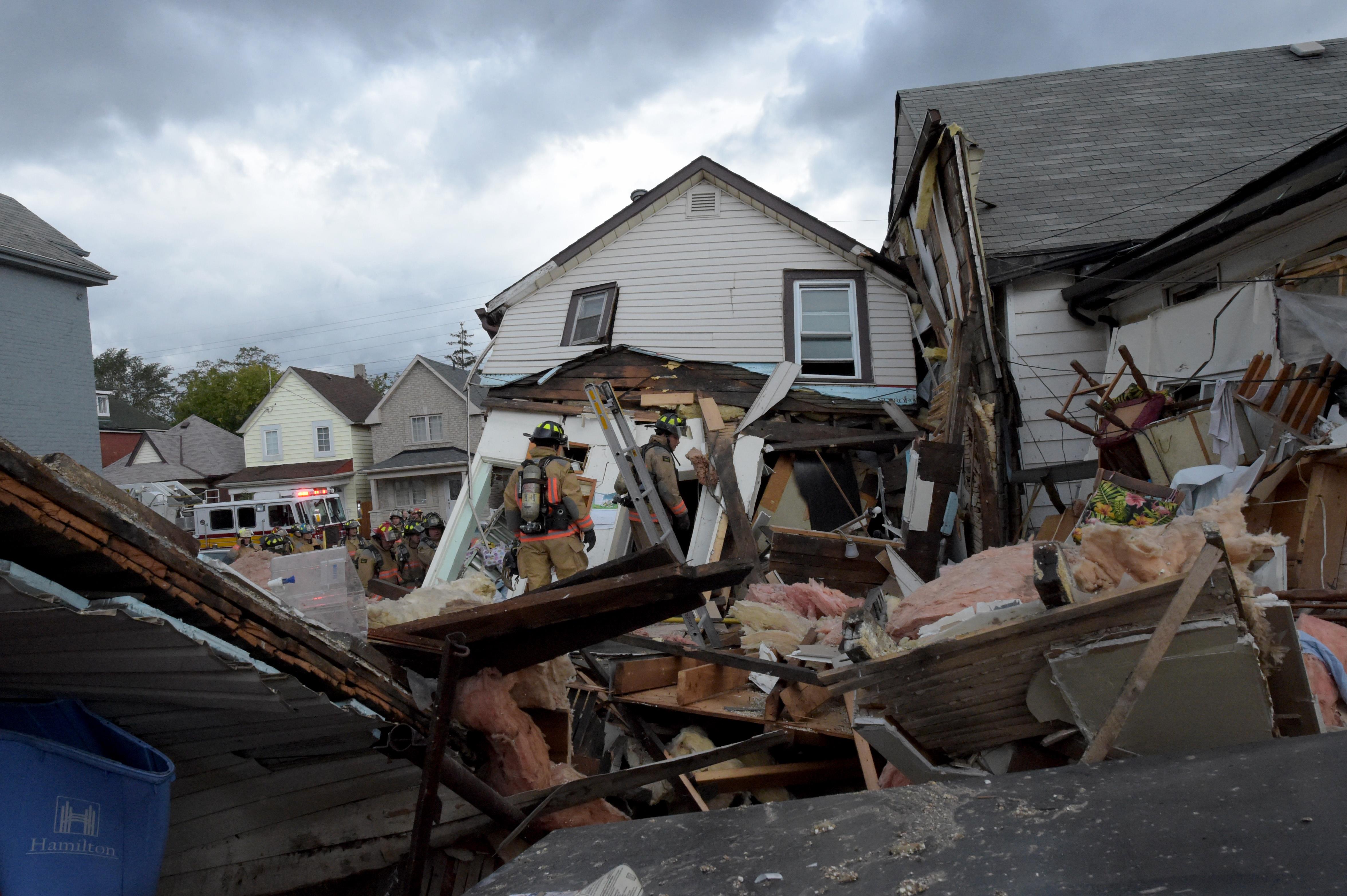 Une maison s'effondre à Hamilton après une explosion RadioCanada.ca