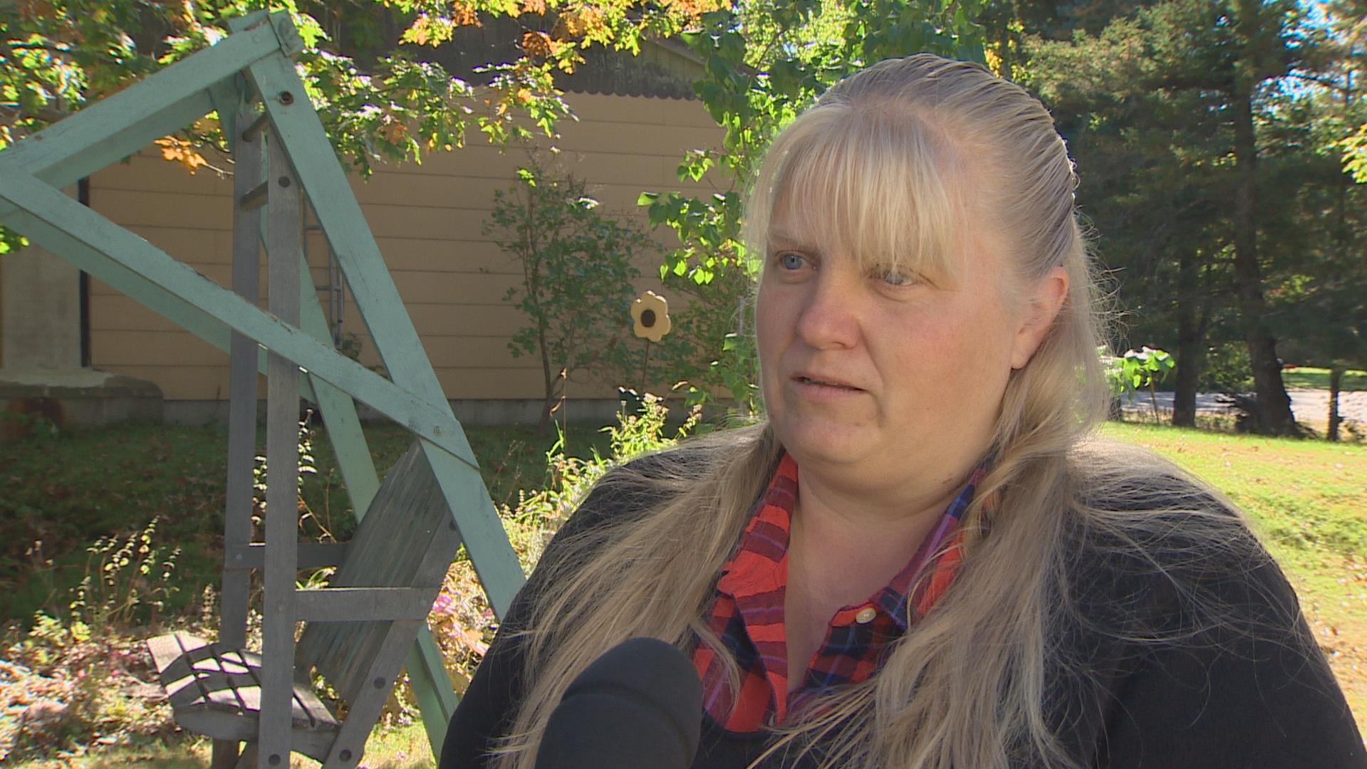 Les dangers de planter près de poteaux d'électricité RadioCanada.ca