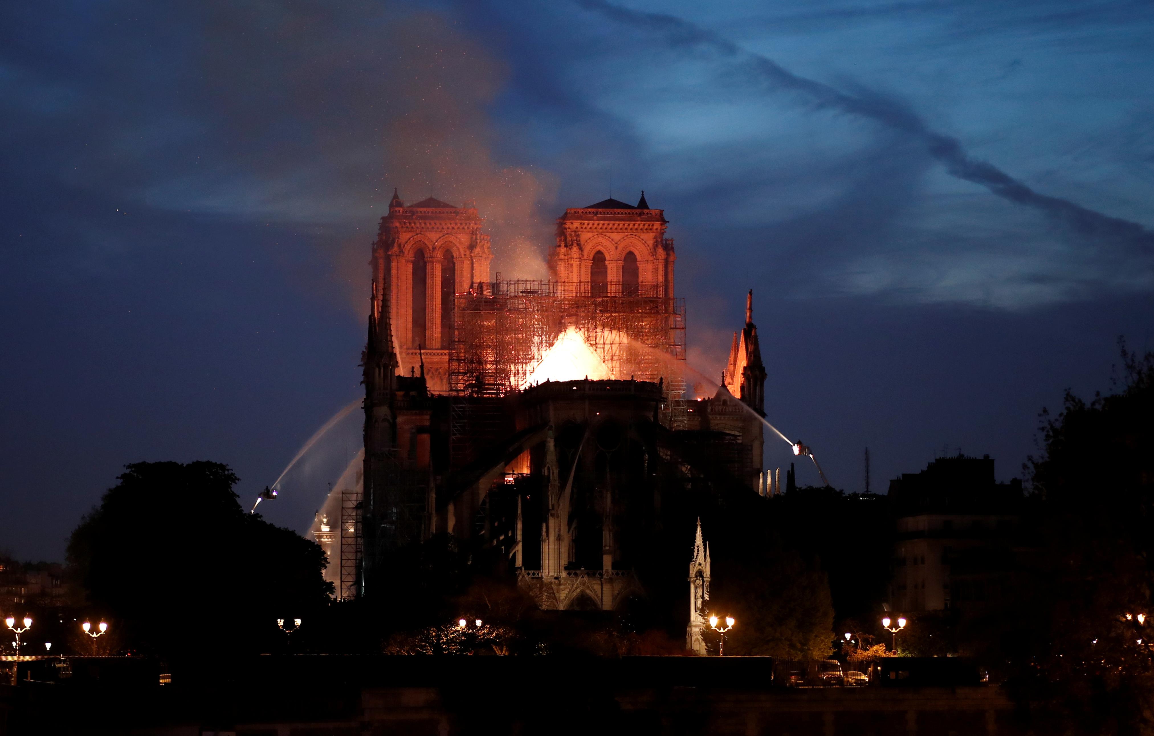 L'incendie de Notre-Dame de Paris en 10 photos | Radio-Canada.ca