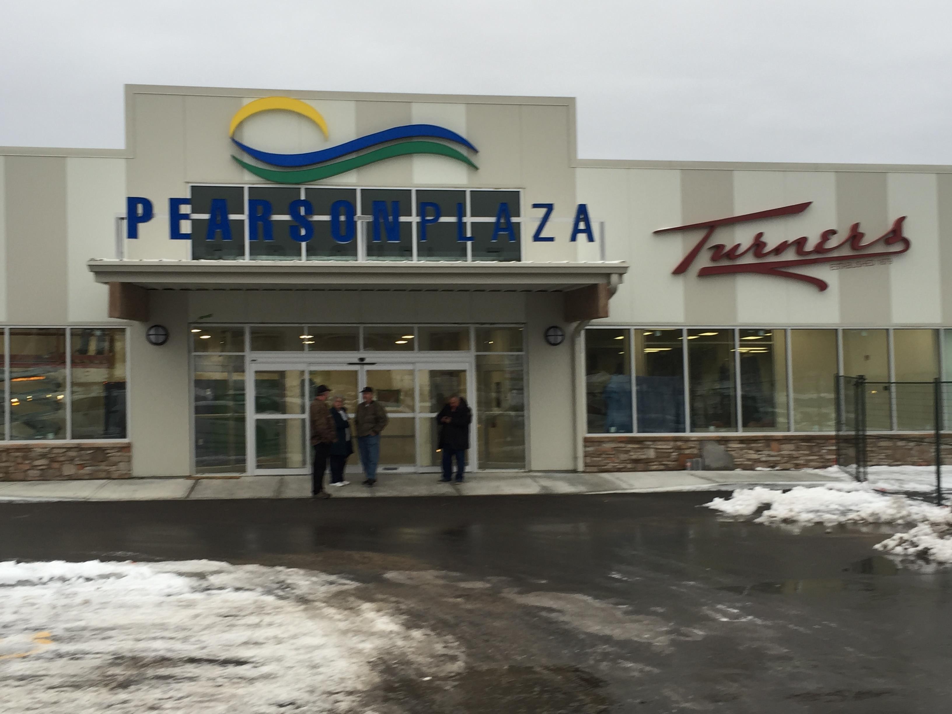 Elliot Lake retrouve un magasin à grande surface RadioCanada.ca