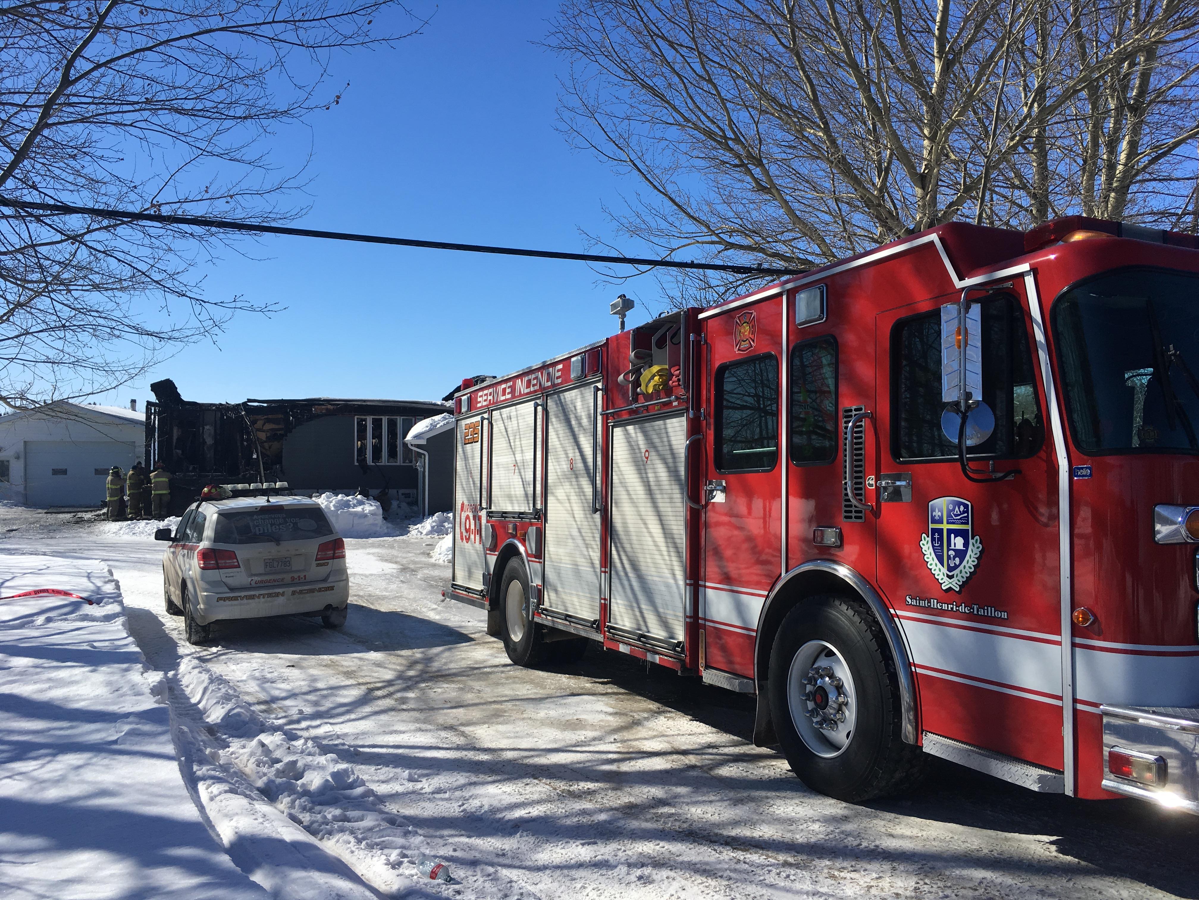 Un incendie détruit une maison de SaintHenrideTaillon RadioCanada.ca