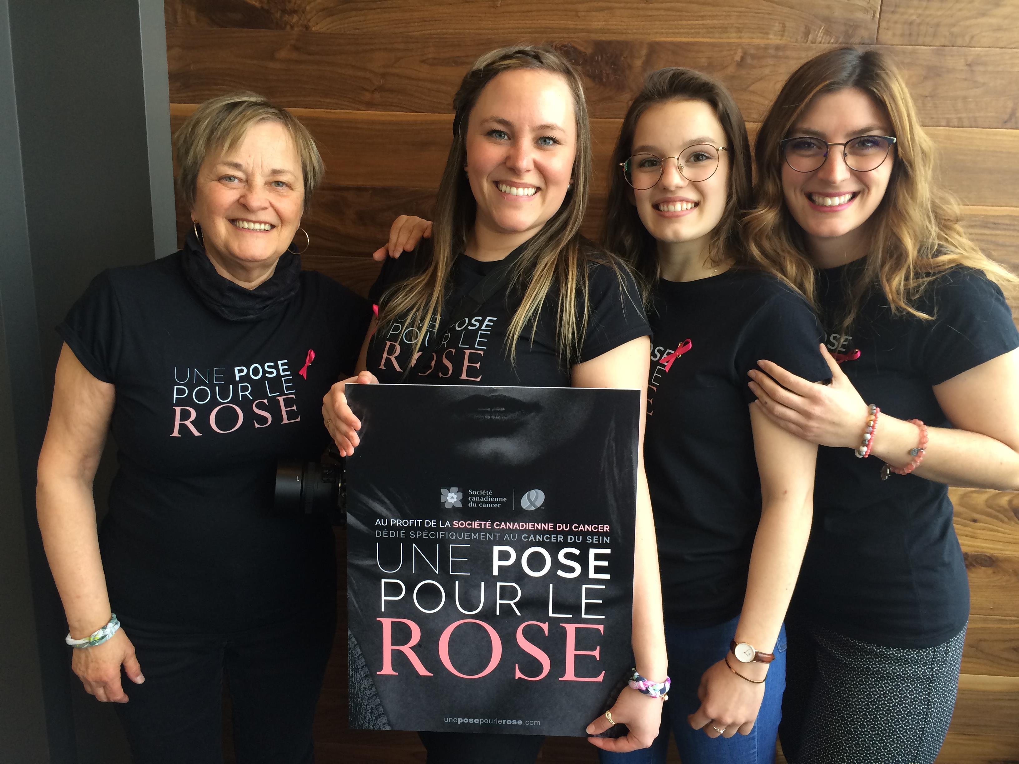 200 Nord-Côtières posent pour le rose | Radio-Canada.ca