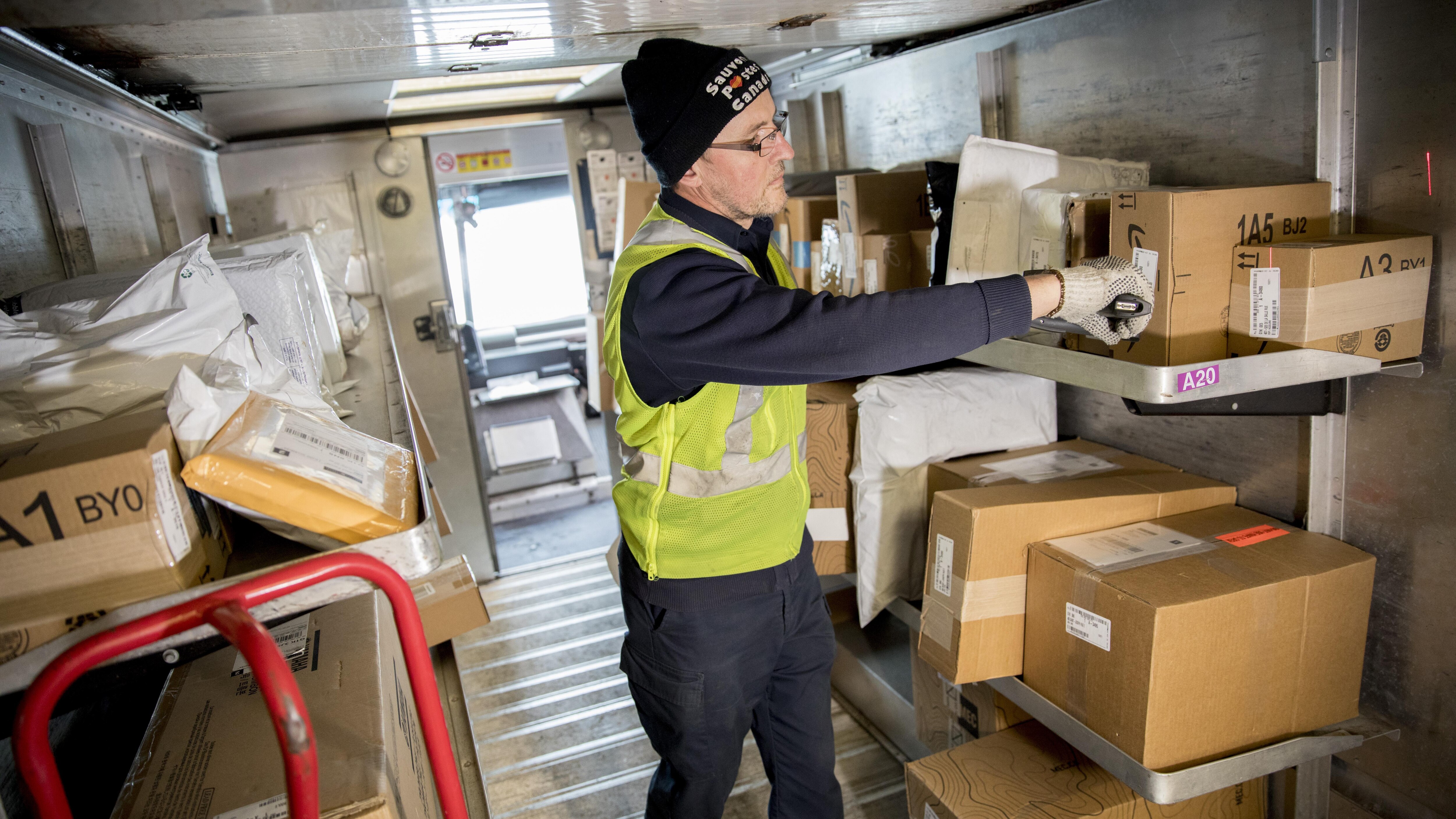 Une période des Fêtes record pour Postes Canada RadioCanada.ca