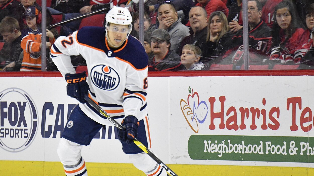 Caleb Jones des Oilers, guéri de la COVID19 RadioCanada