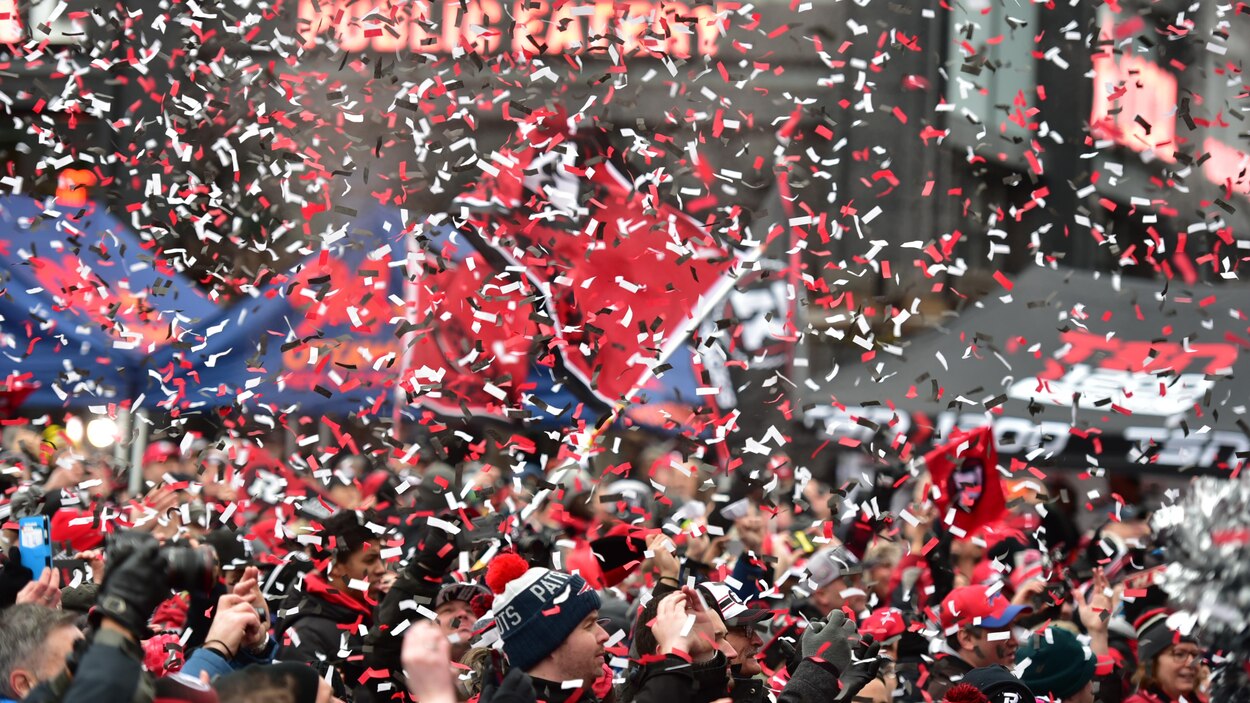 La capitale célèbre la victoire du Rouge et Noir | Radio-Canada