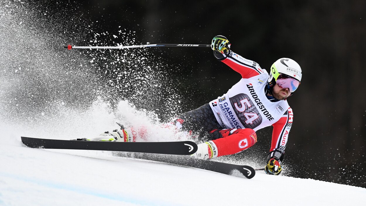 Le skieur alpin Dustin Cook prend sa retraite | Radio-Canada