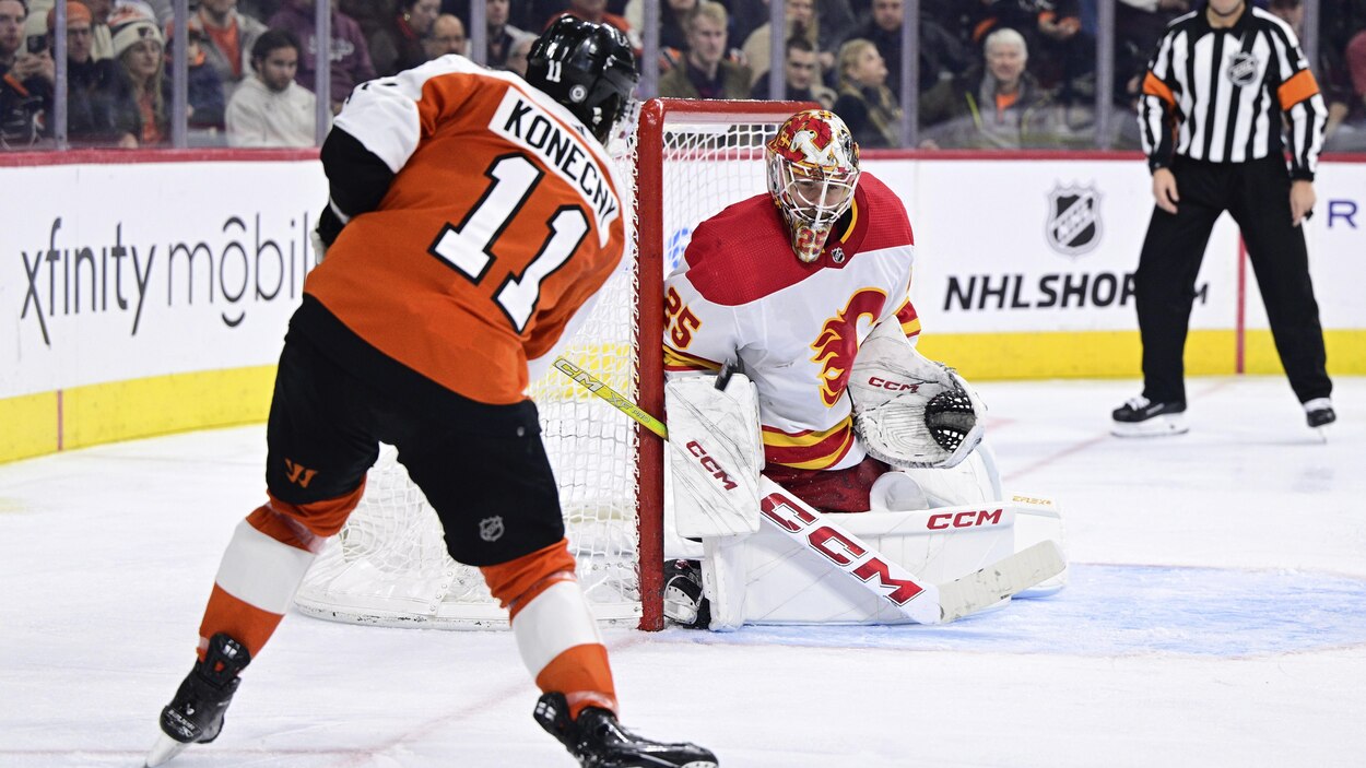 Les Flames s’inclinent devant les Flyers | Radio-Canada