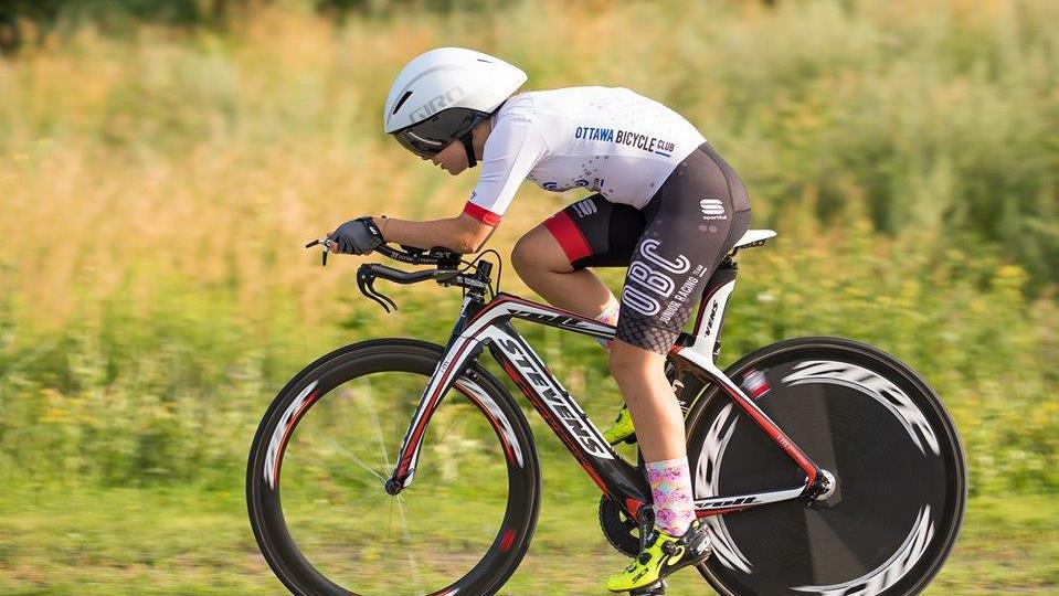 Les championnats du monde seulement 16 ans pour une cycliste de