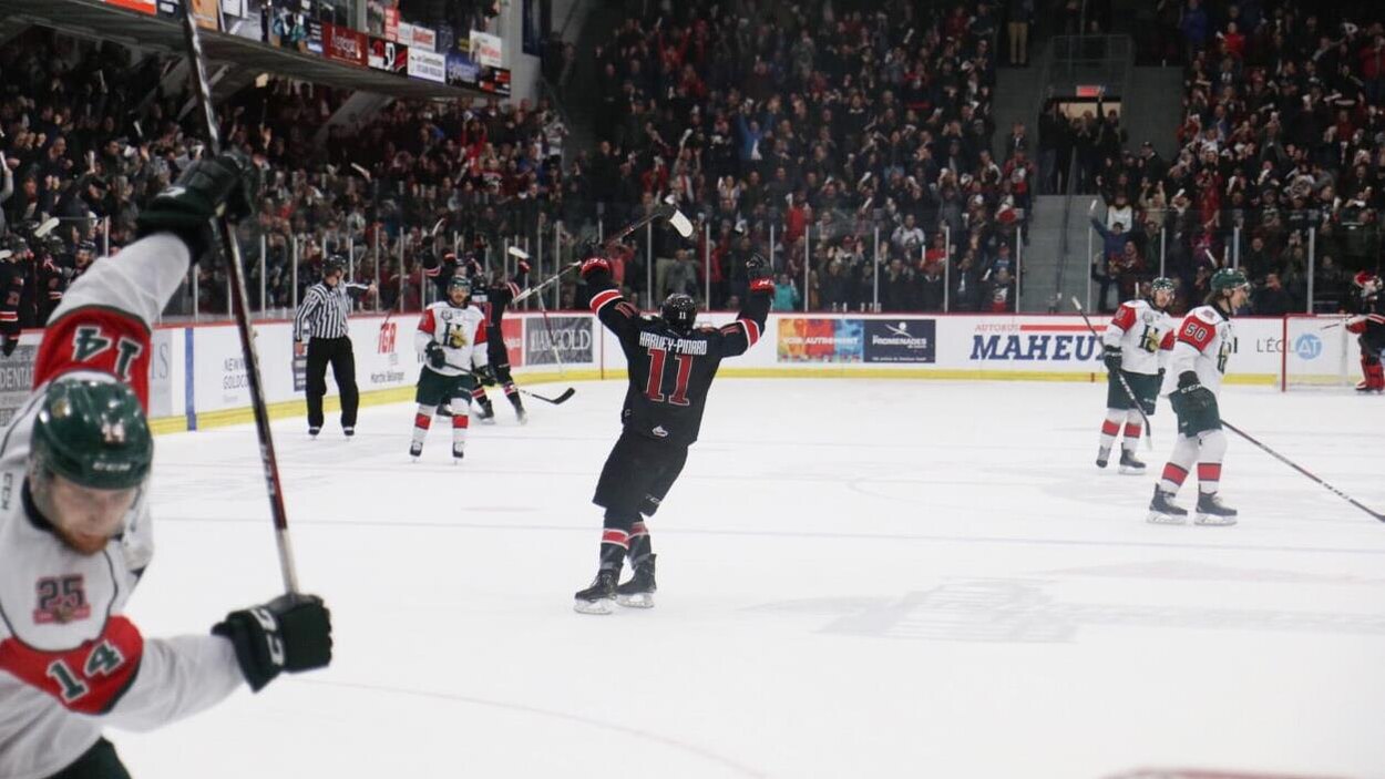 Les Huskies à une victoire de soulever la coupe du Président | Radio-Canada