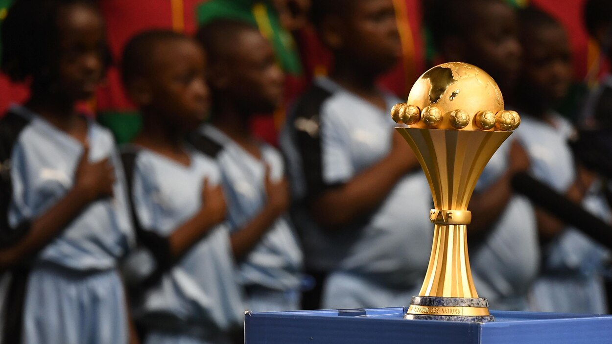 Le Trophée de la Coupe d'Afrique des Nations Total, Egypte 2019 fait escale  au siège d'Attijariwafa bank