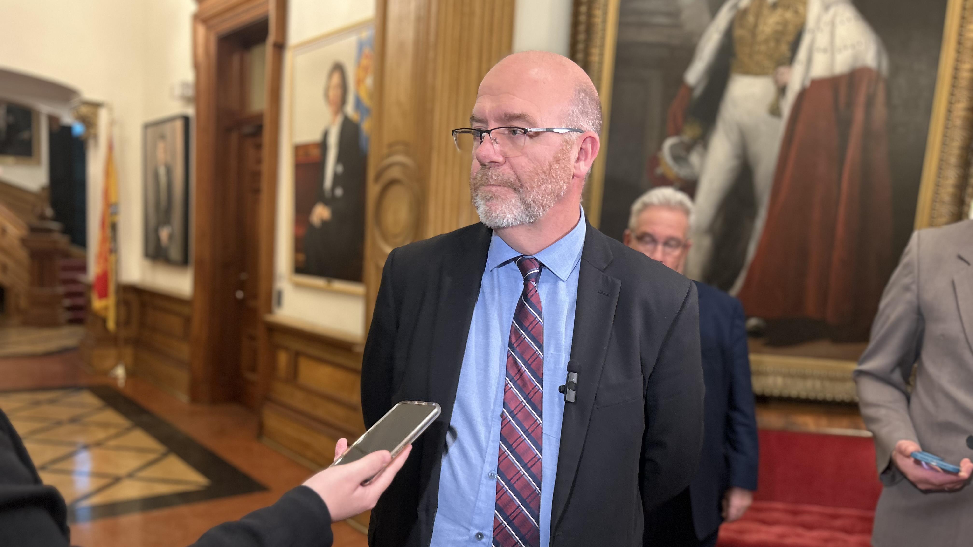Énergie au Nouveau-Brunswick : le ministre fait le point