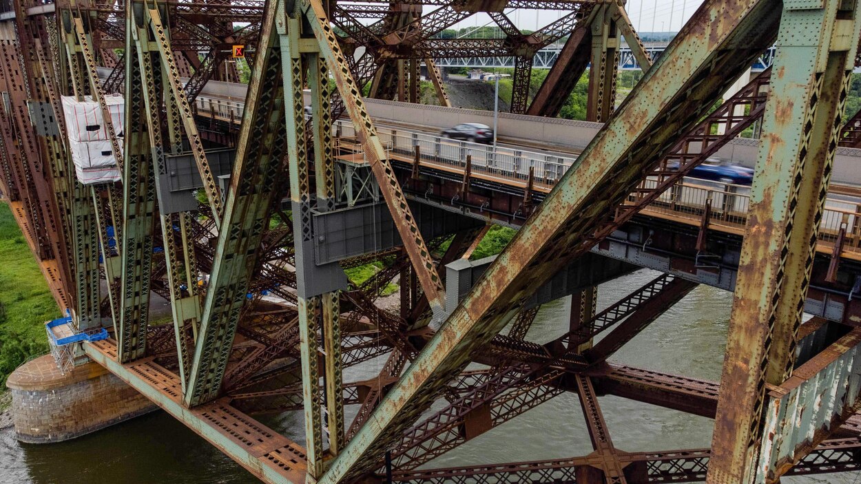 La CAQ néglige le pont de Québec au profit du 3e lien, selon Villeneuve ...