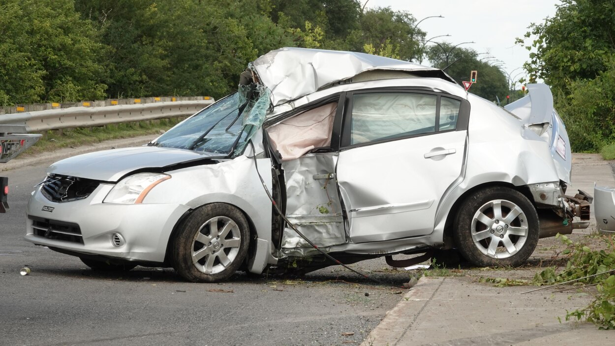 Collision majeure entre deux véhicules à Montréal | Radio-Canada