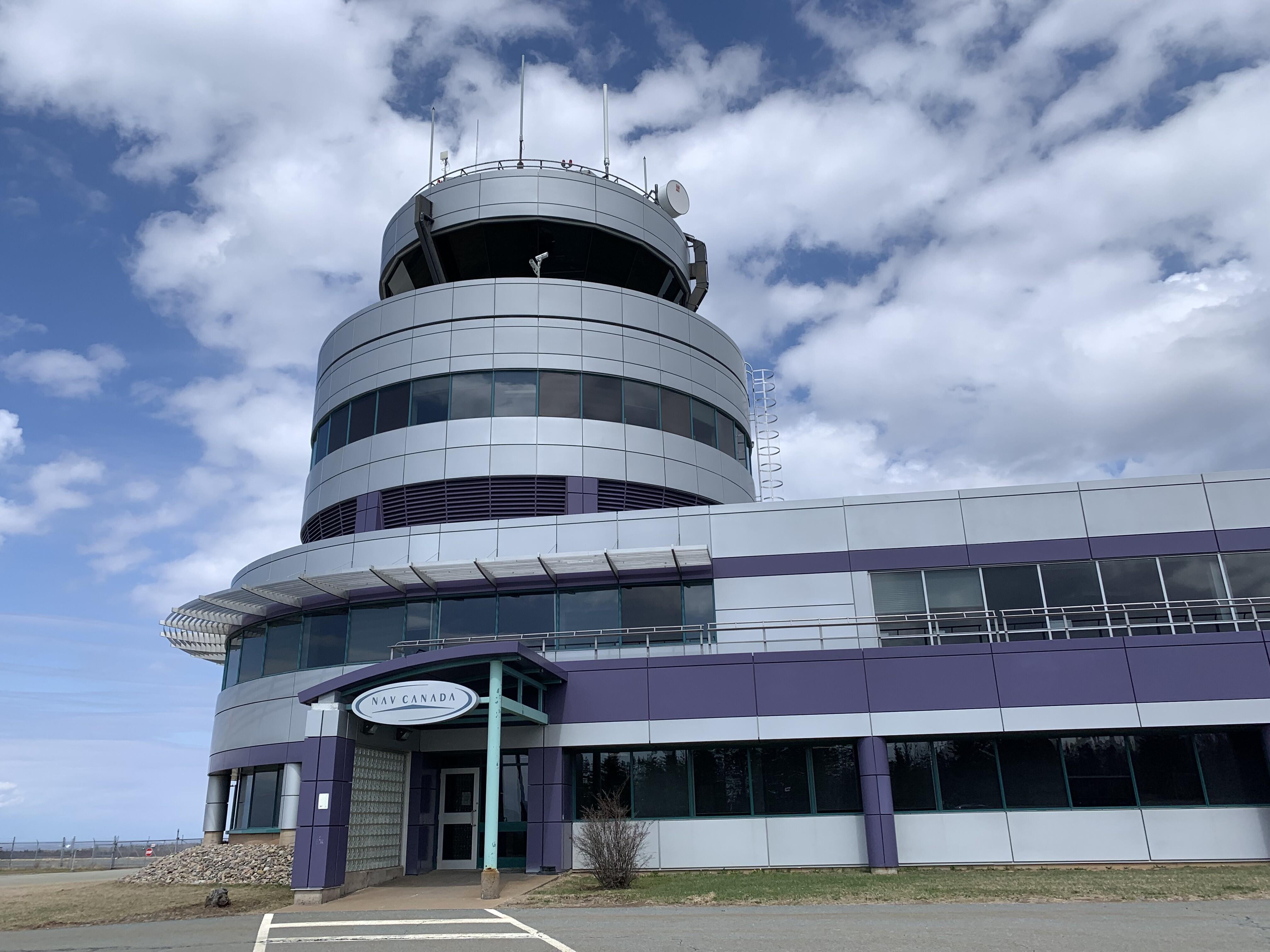 On a visité : la tour de contrôle à l'aéroport -Saint Exupéry