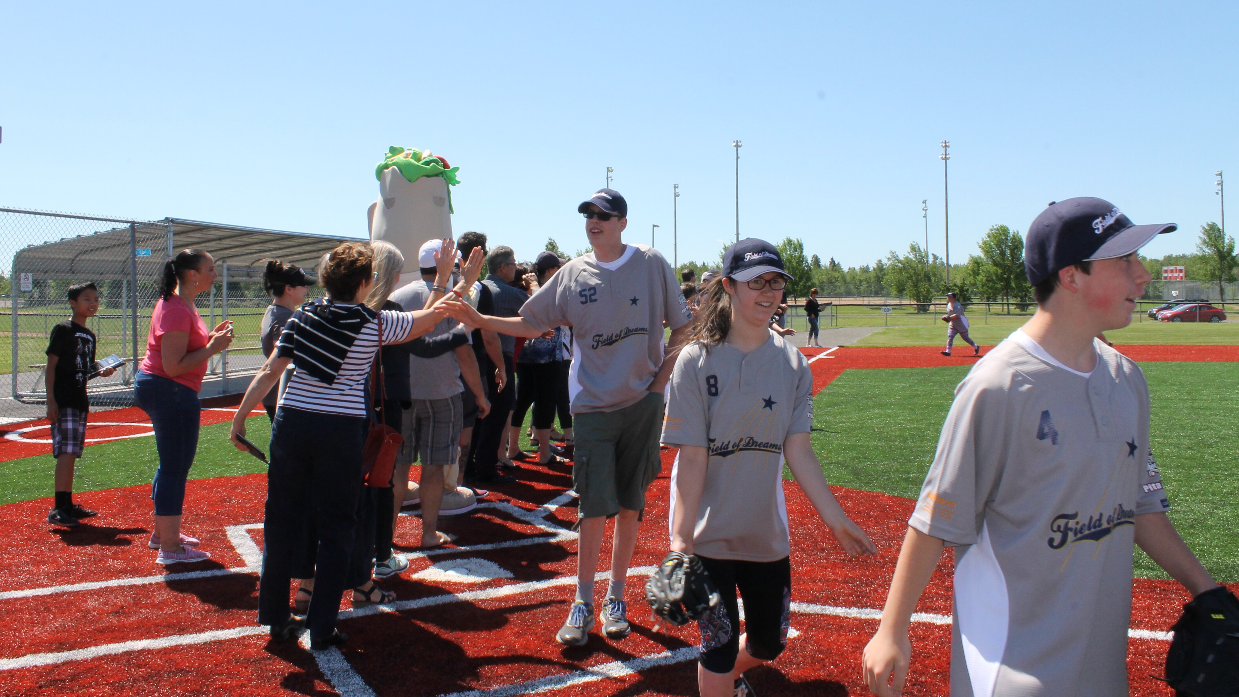 Champ de rêves : un terrain de baseball accessible | OHdio | Radio-Canada