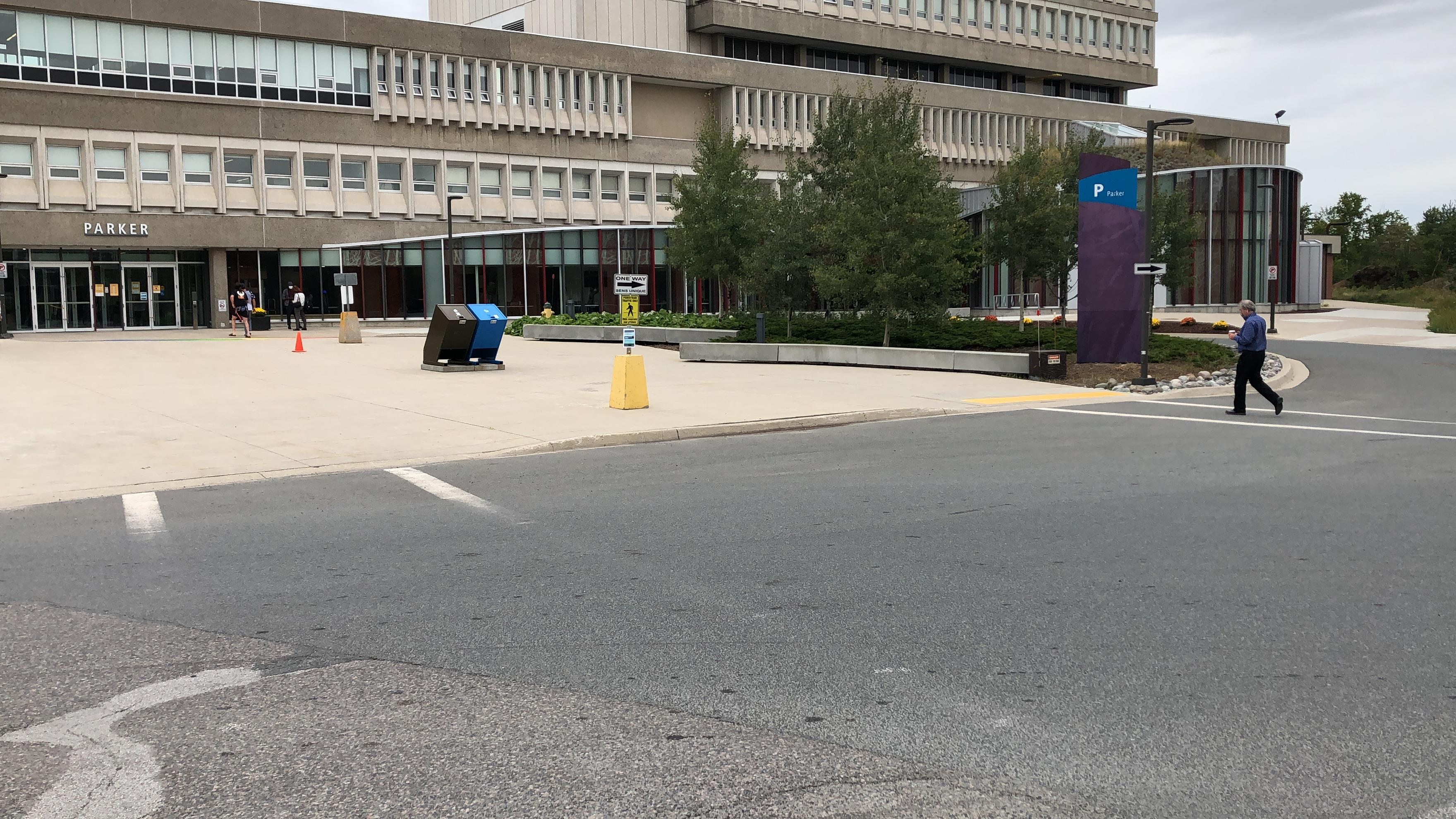 Situation difficile pour les étudiants toujours inscrits à l'U. Laurentienne
Situation difficile pour les étudiants toujours inscrits à l'U. Laurentienne