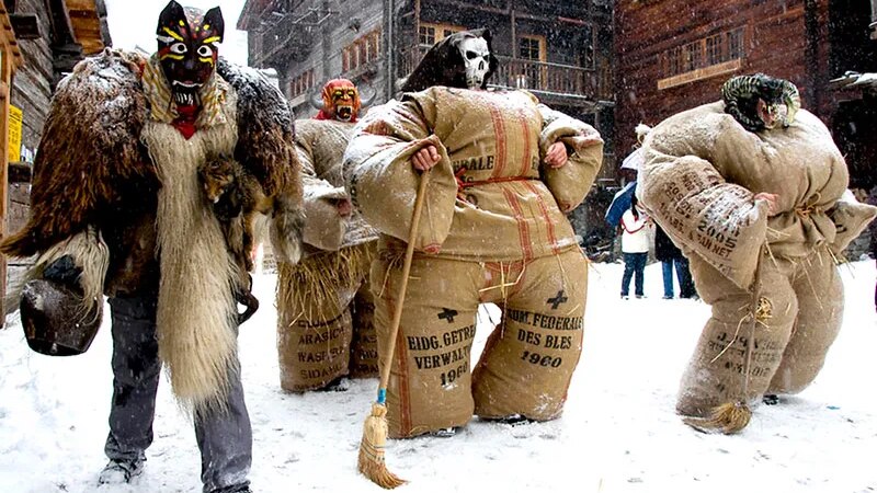 Survol des communautés qui célèbrent le carnaval dans l'Ouest
Survol des communautés qui célèbrent le carnaval dans l'Ouest