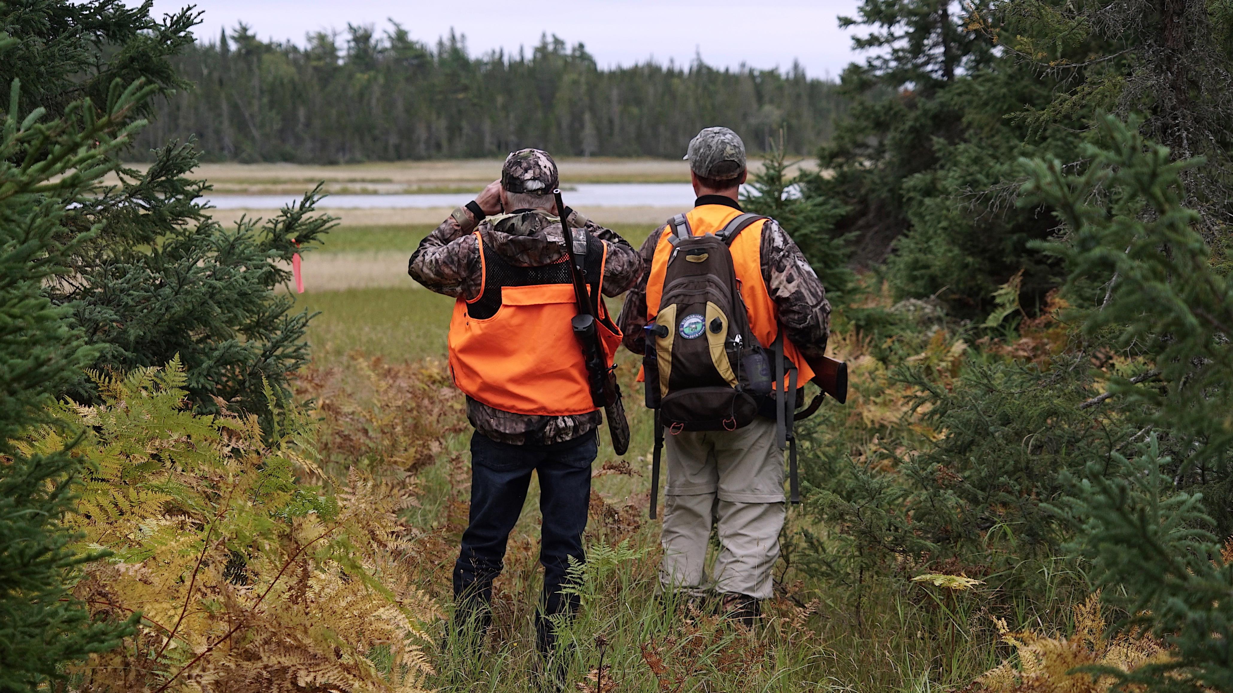 Sweat à Capuche Humour Chasseur - "Je Peux Pas, C'est La Saison De La Chasse" - Cadeau Décalé Pour Chasseur