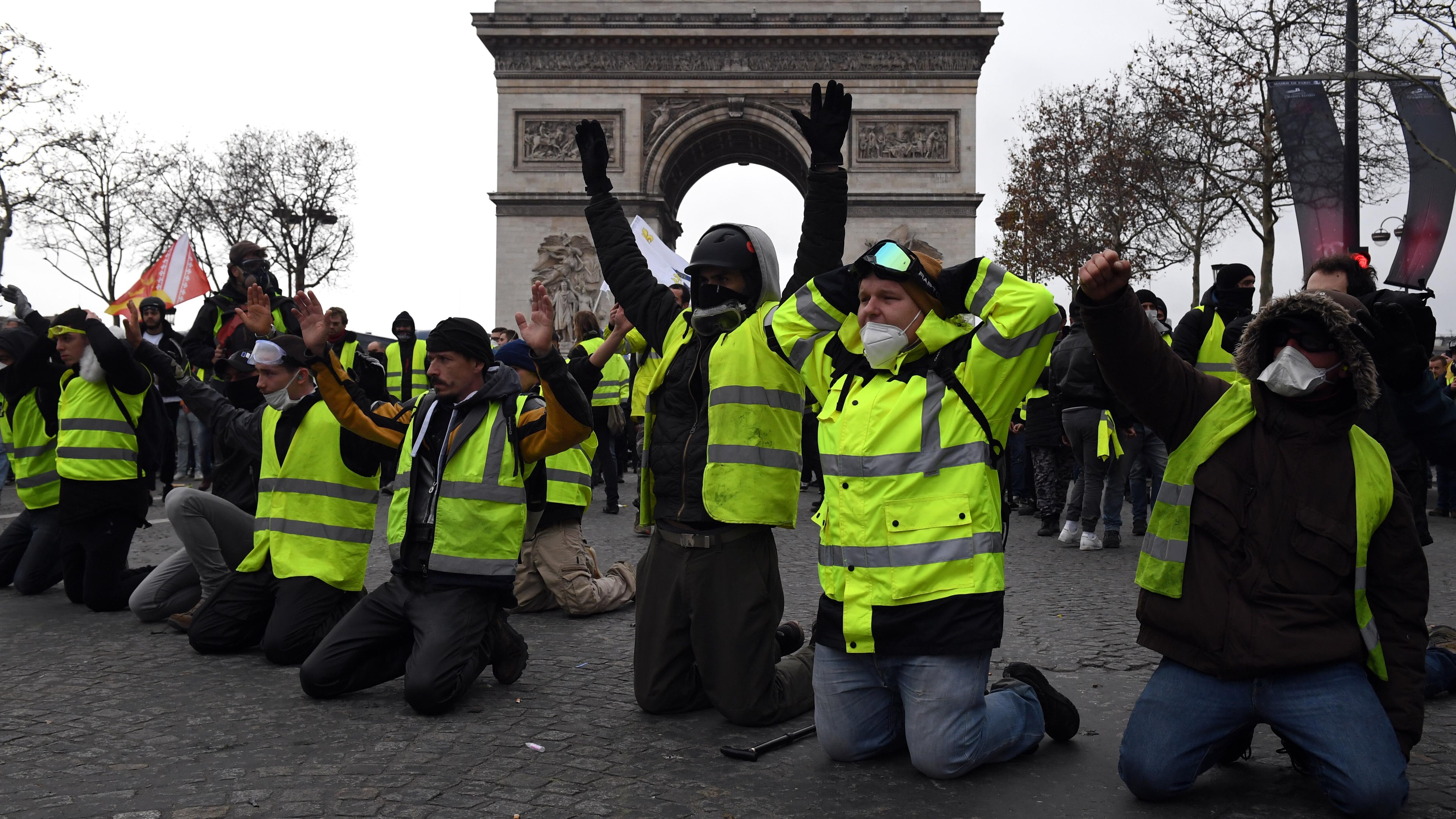 Quatrième Samedi De Manifestations Pour Les « Gilets Jaunes