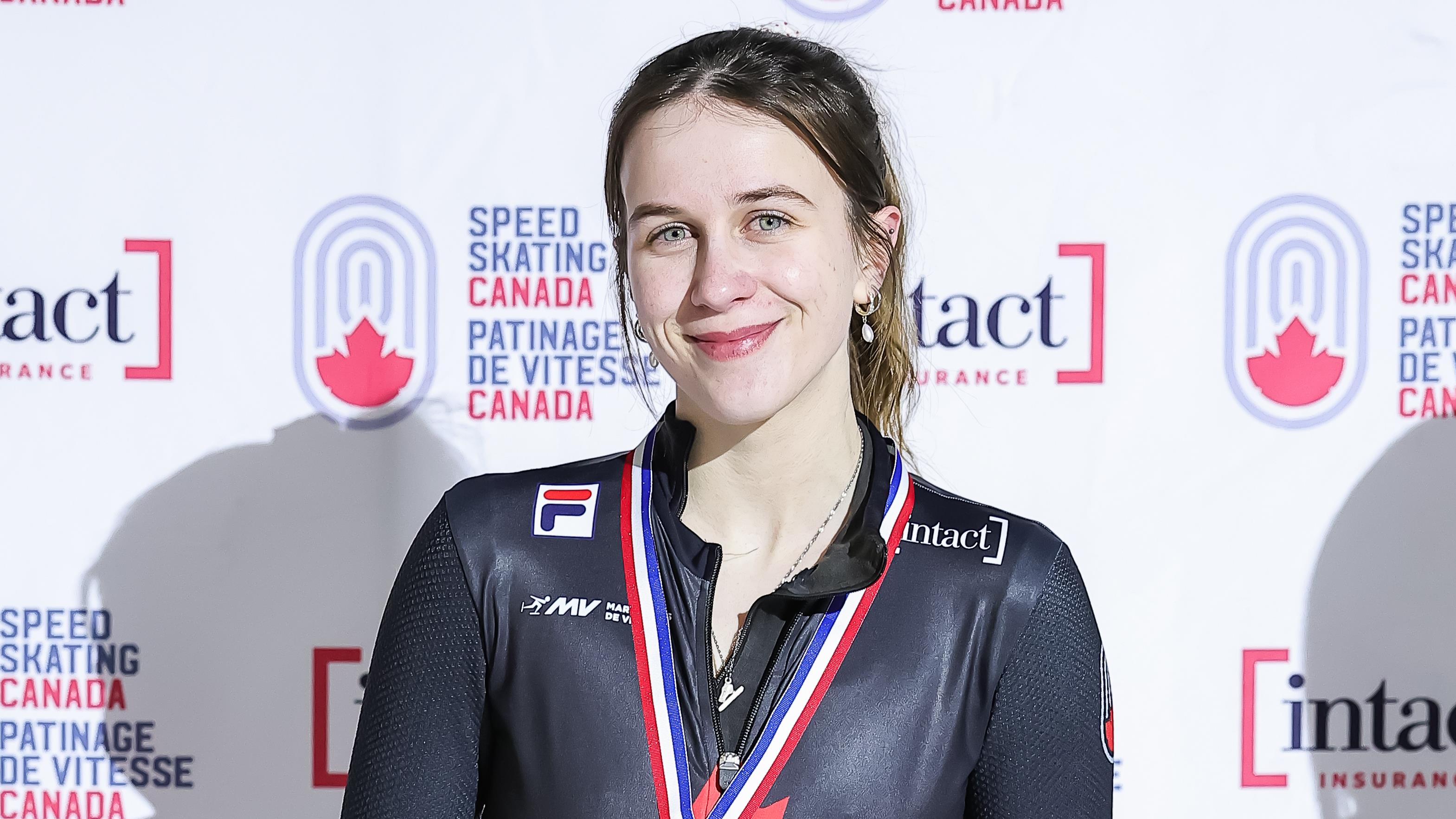 La patineuse Émanuelle Leclerc dans la cour des grandes