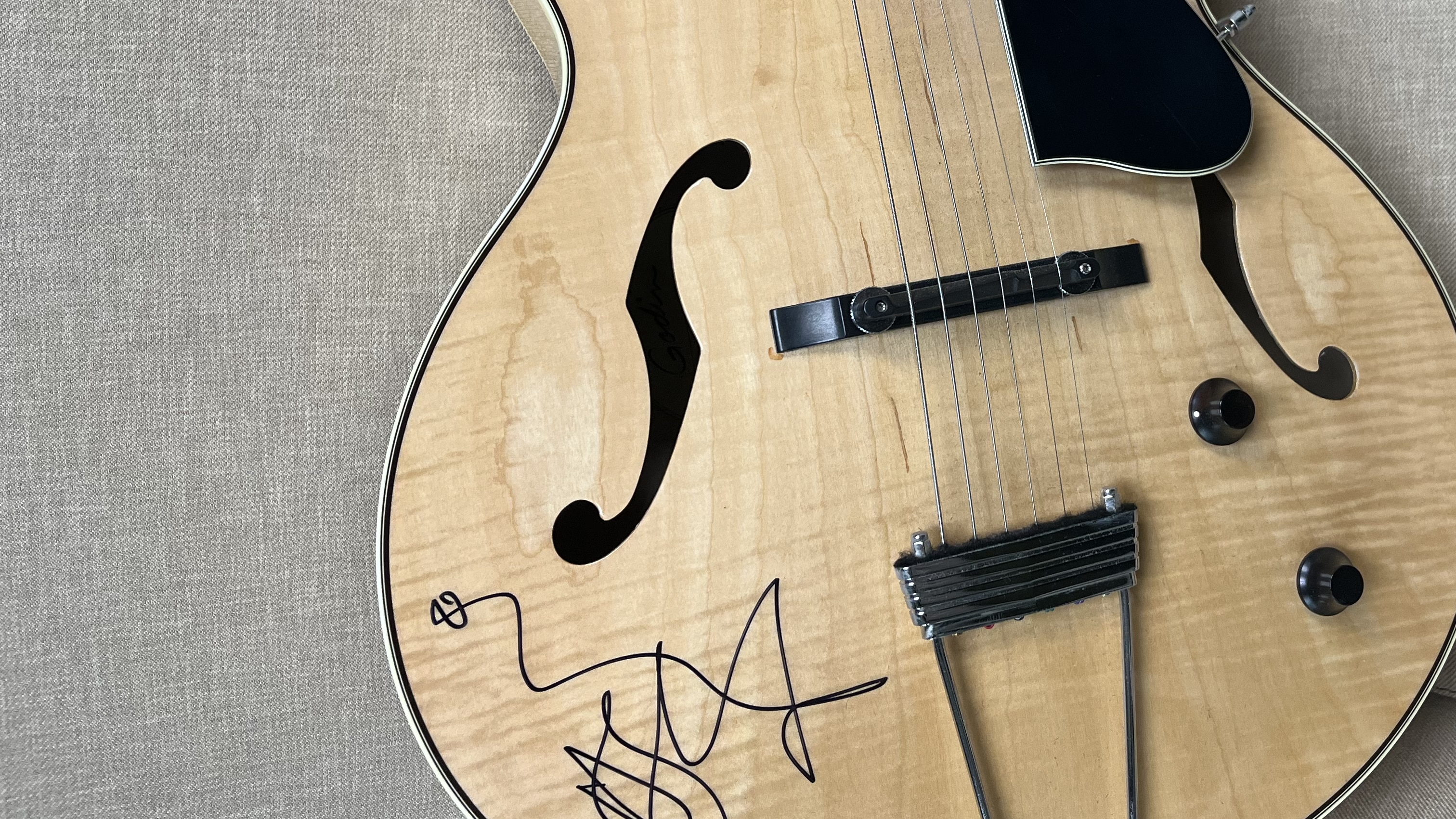 La Fondation evenko vous propose des guitares prestigieuses