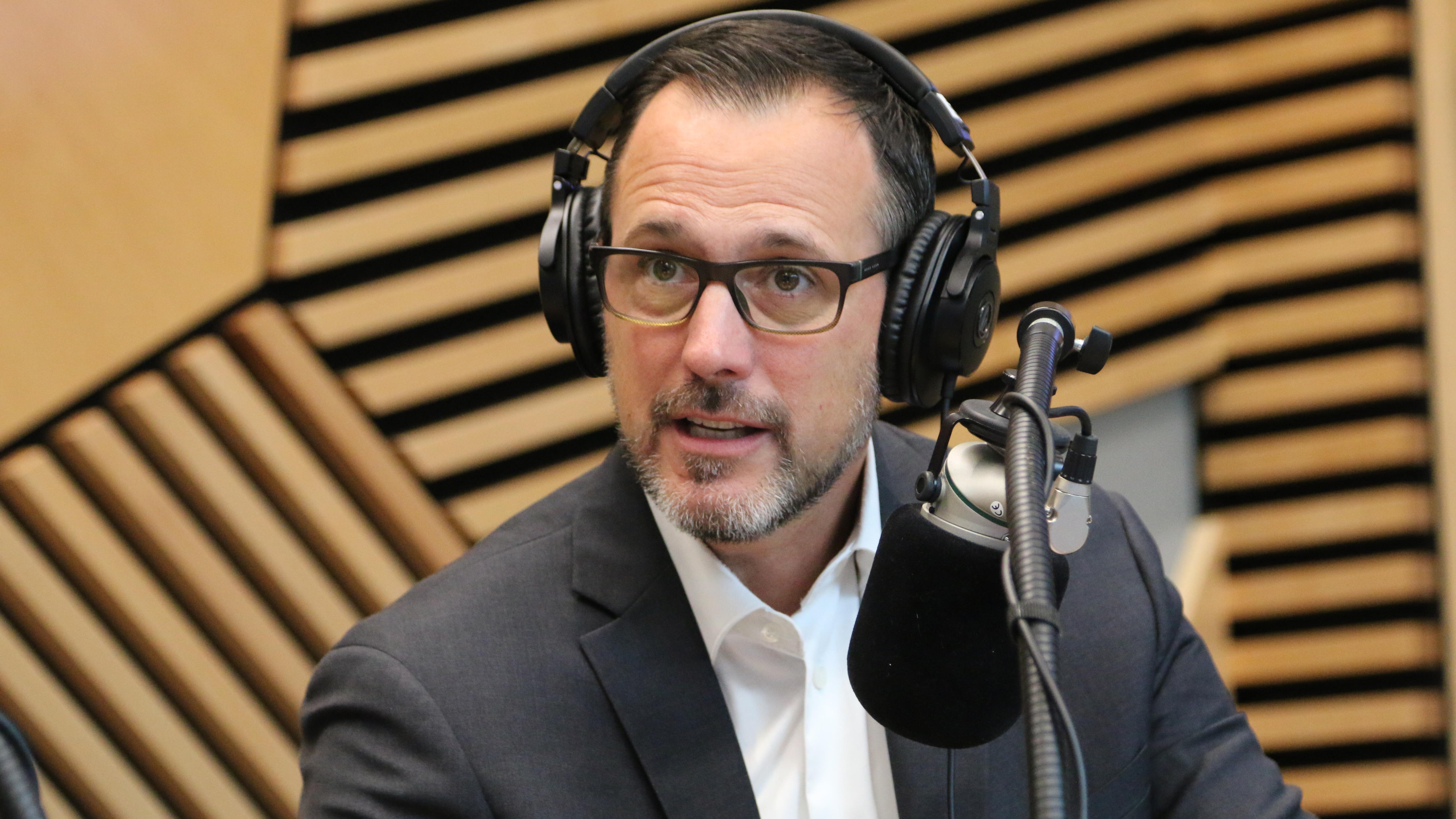 Clause dérogatoire : la réaction du ministre Jean-François Roberge ...