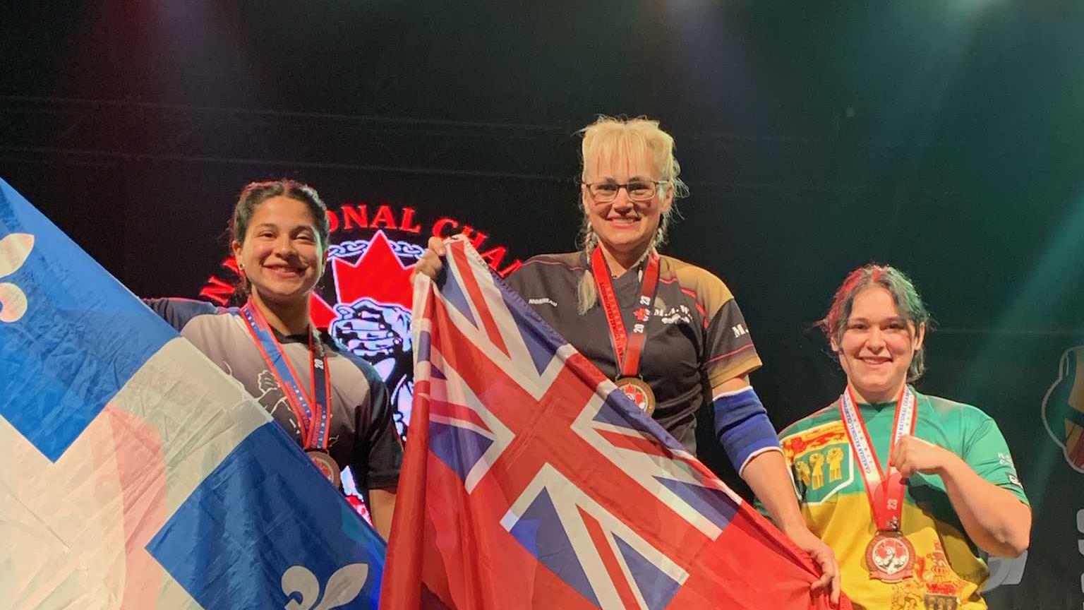 Championne de bras de fer