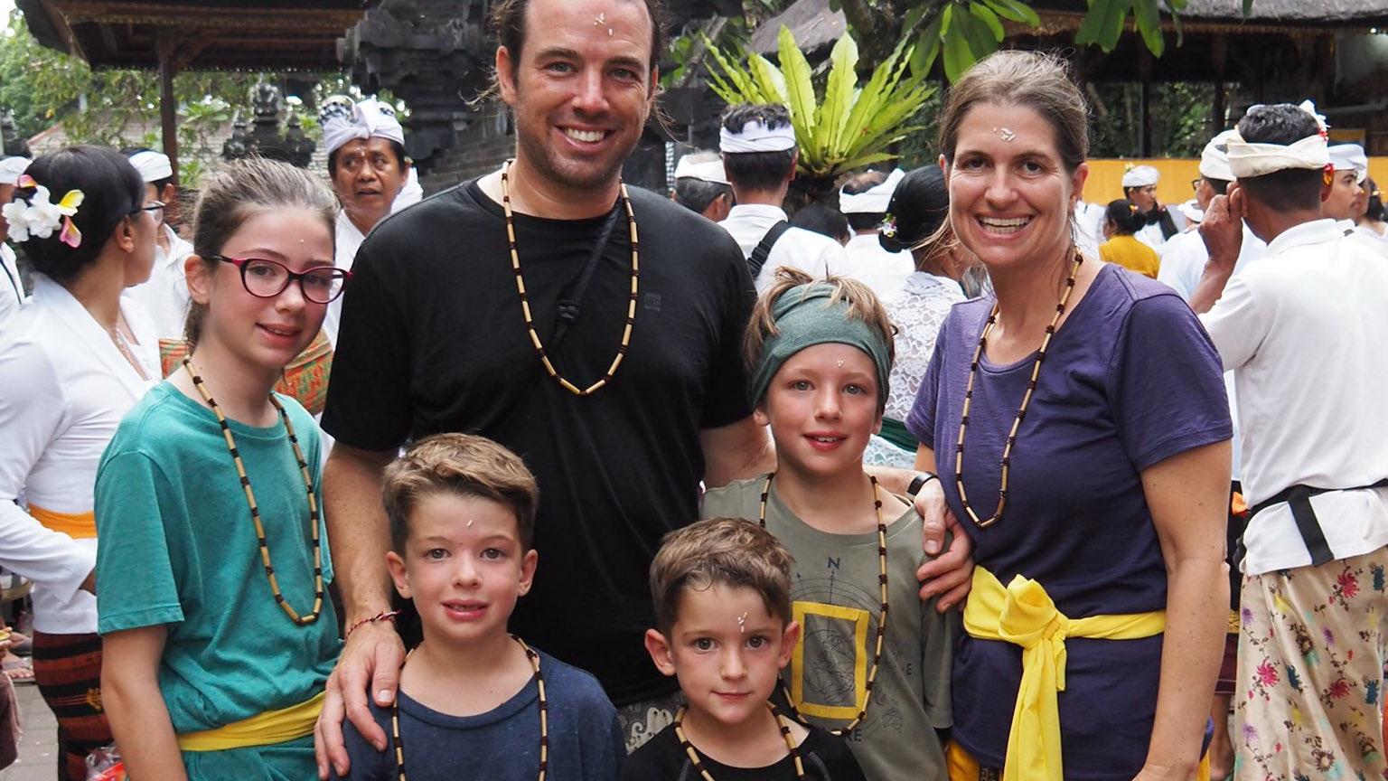 Le tour du monde en famille avant que ses enfants ne perdent la vue : Édith Lemay
Le tour du monde en famille avant que ses enfants ne perdent la vue : Édith Lemay