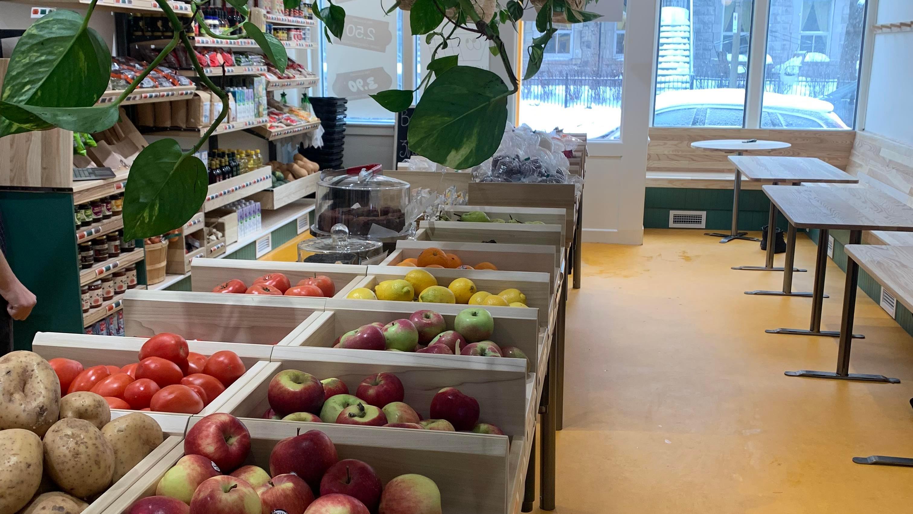 Une épicerie solidaire pour faire face à l'embourgeoisement : P.-A. Saulnier
Une épicerie solidaire pour faire face à l'embourgeoisement : P.-A. Saulnier