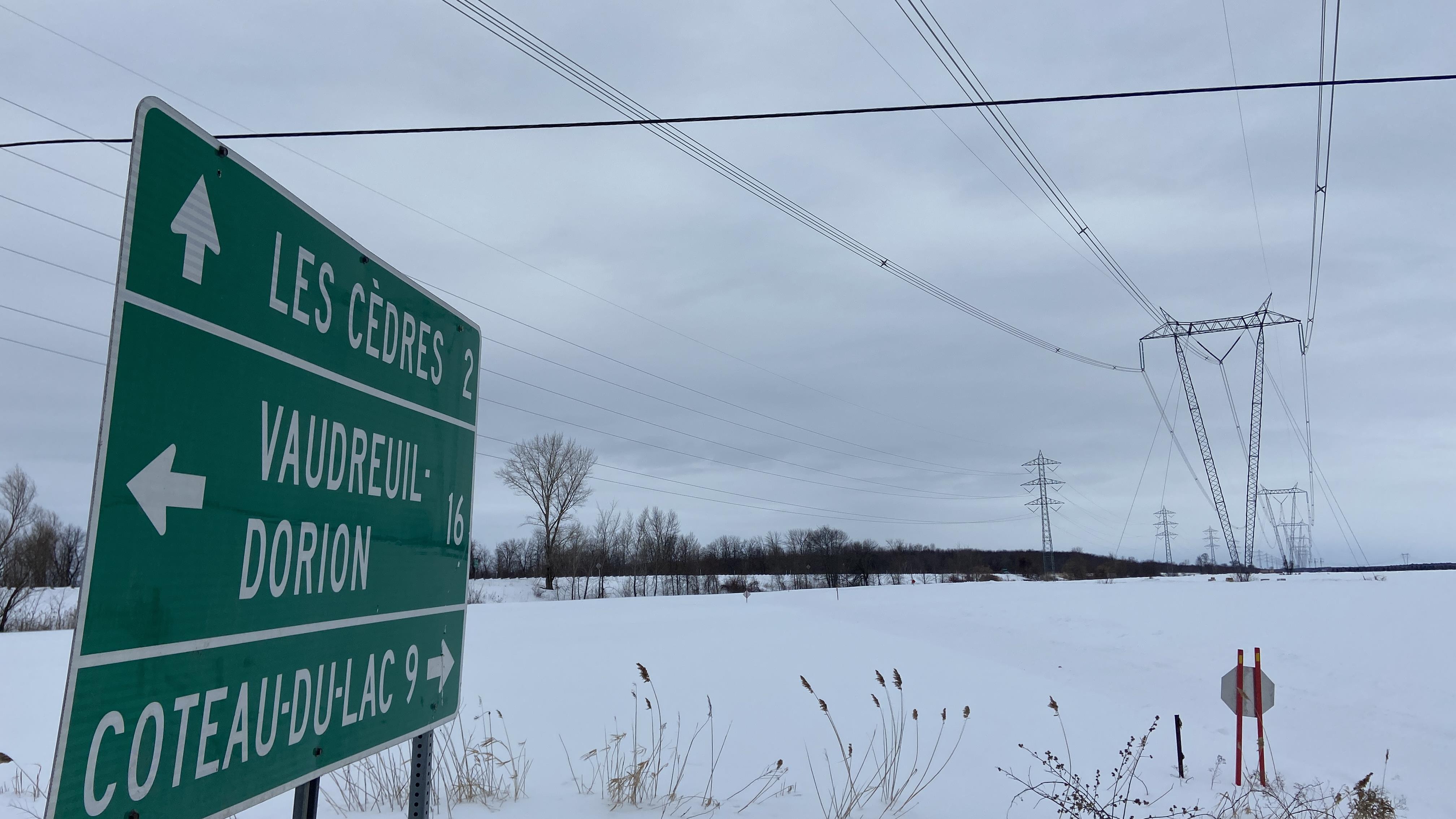 Des agriculteurs de VaudreuilSoulanges redoutent de nouveaux pylônes d