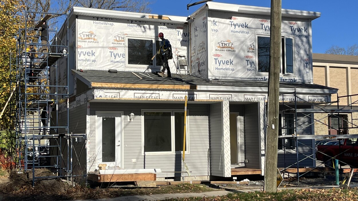 Fredericton et Ottawa annoncent la construction de 14 logements sociaux