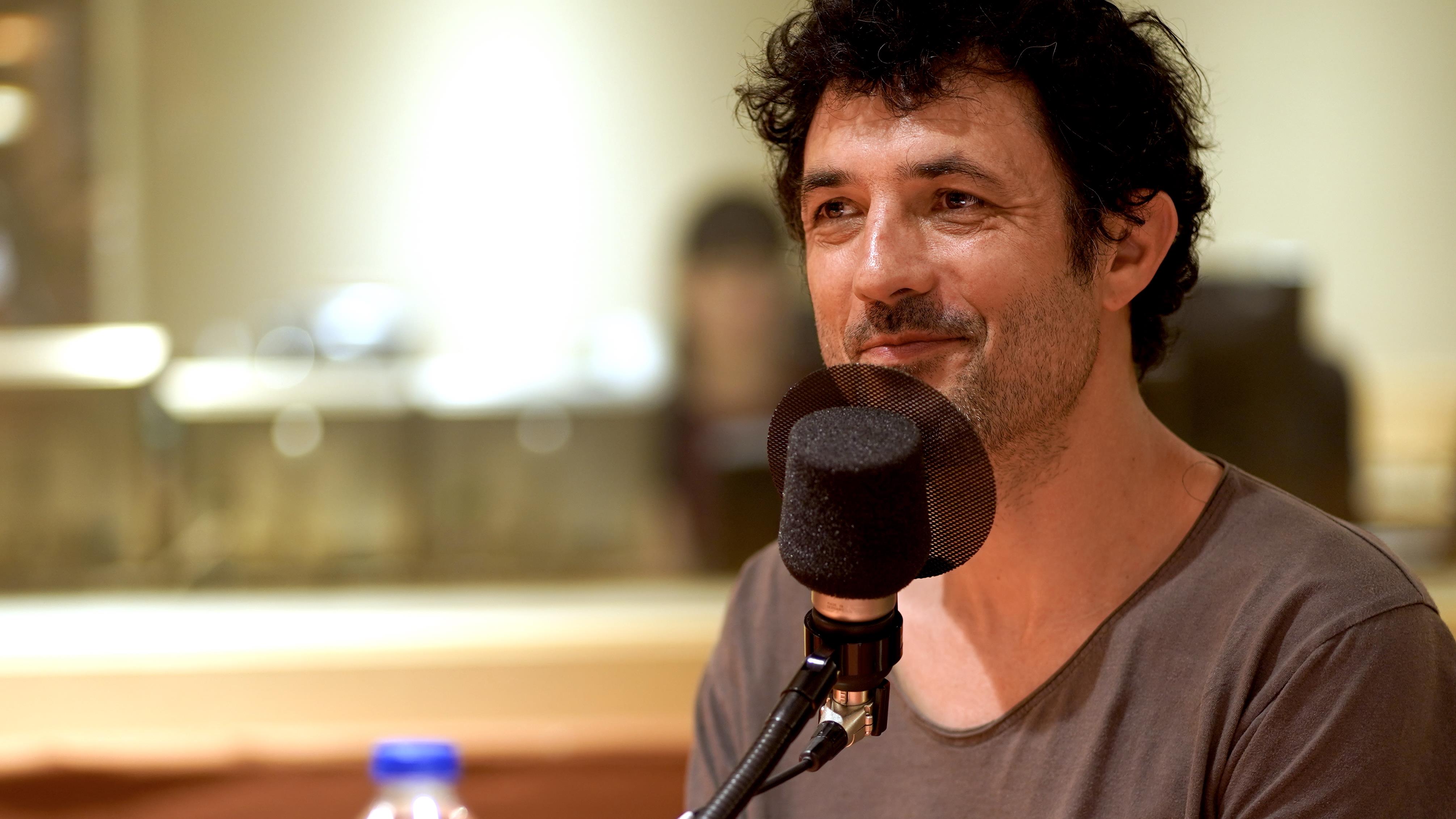 Albin de la Simone un toucheàtout pourtant perfectionniste