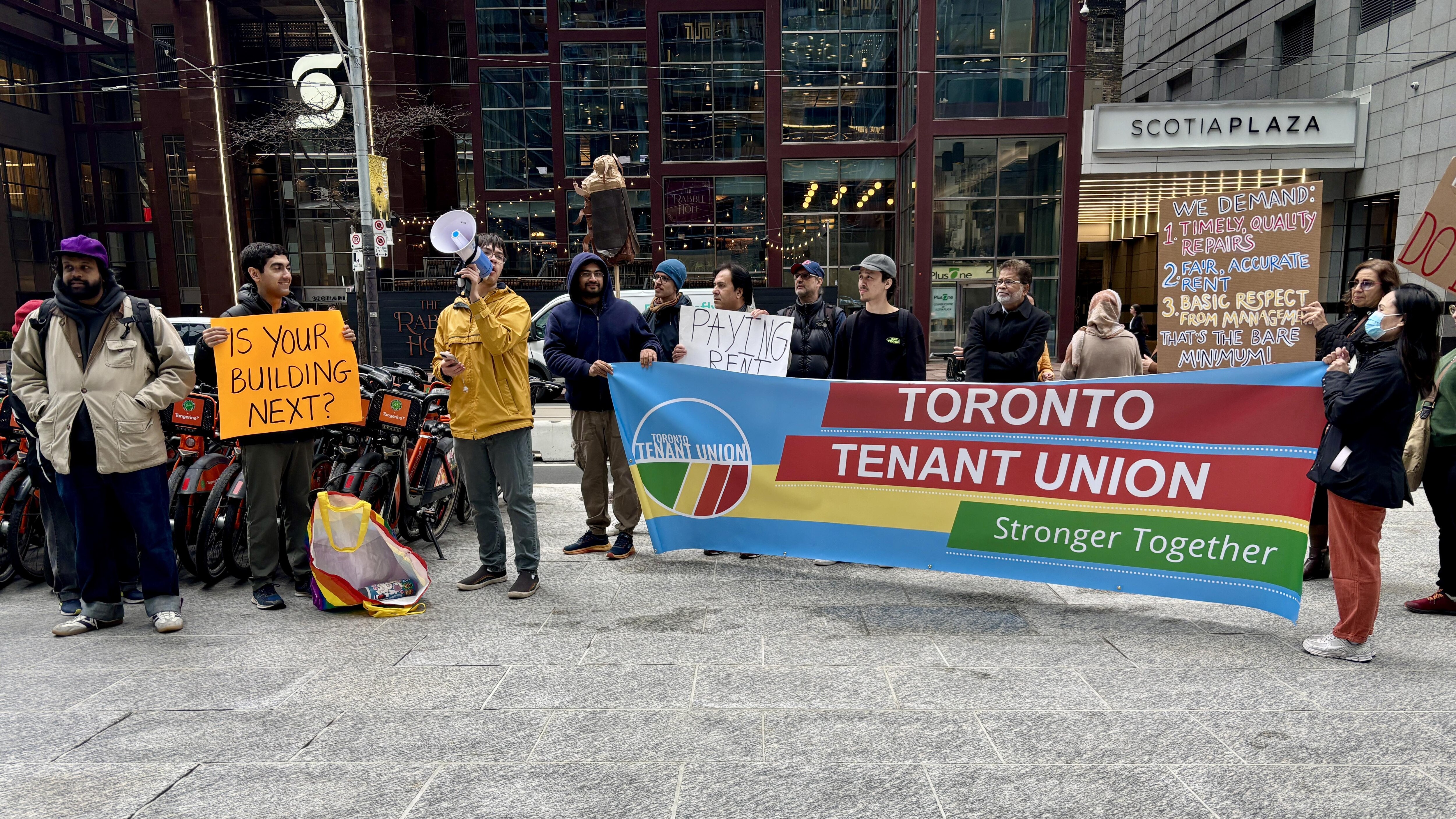 Manifestation de locataires à Toronto