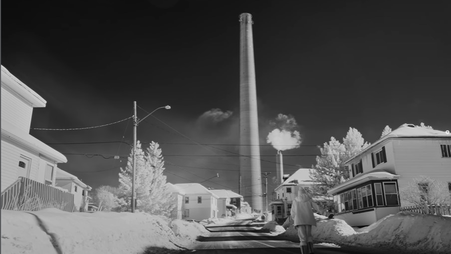 La Superstack, « élément omniscient » du vidéoclip d’un groupe rock américain