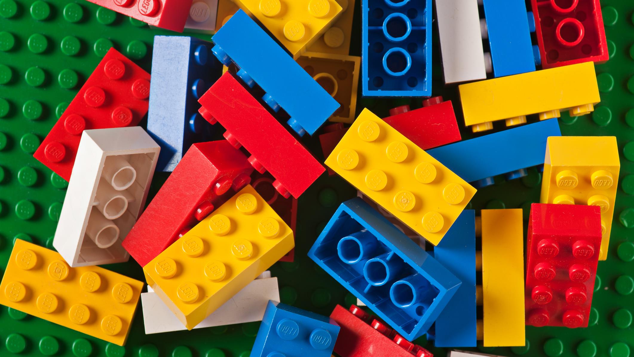 Les boîtes Lego contiennent toujours des pièces en surplus, et c