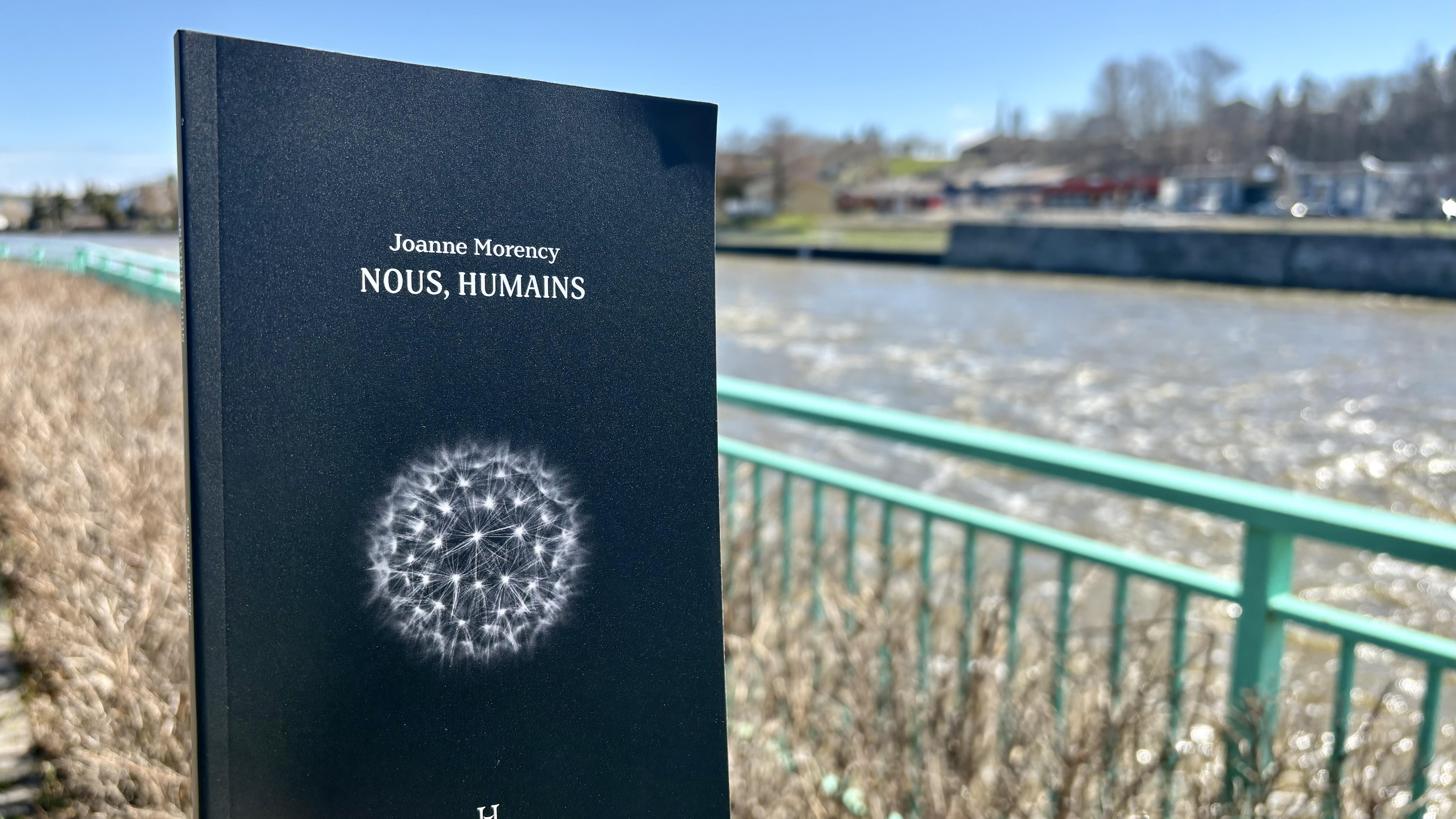 Nous, humains, 10e recueil de poésie de Joanne Morency