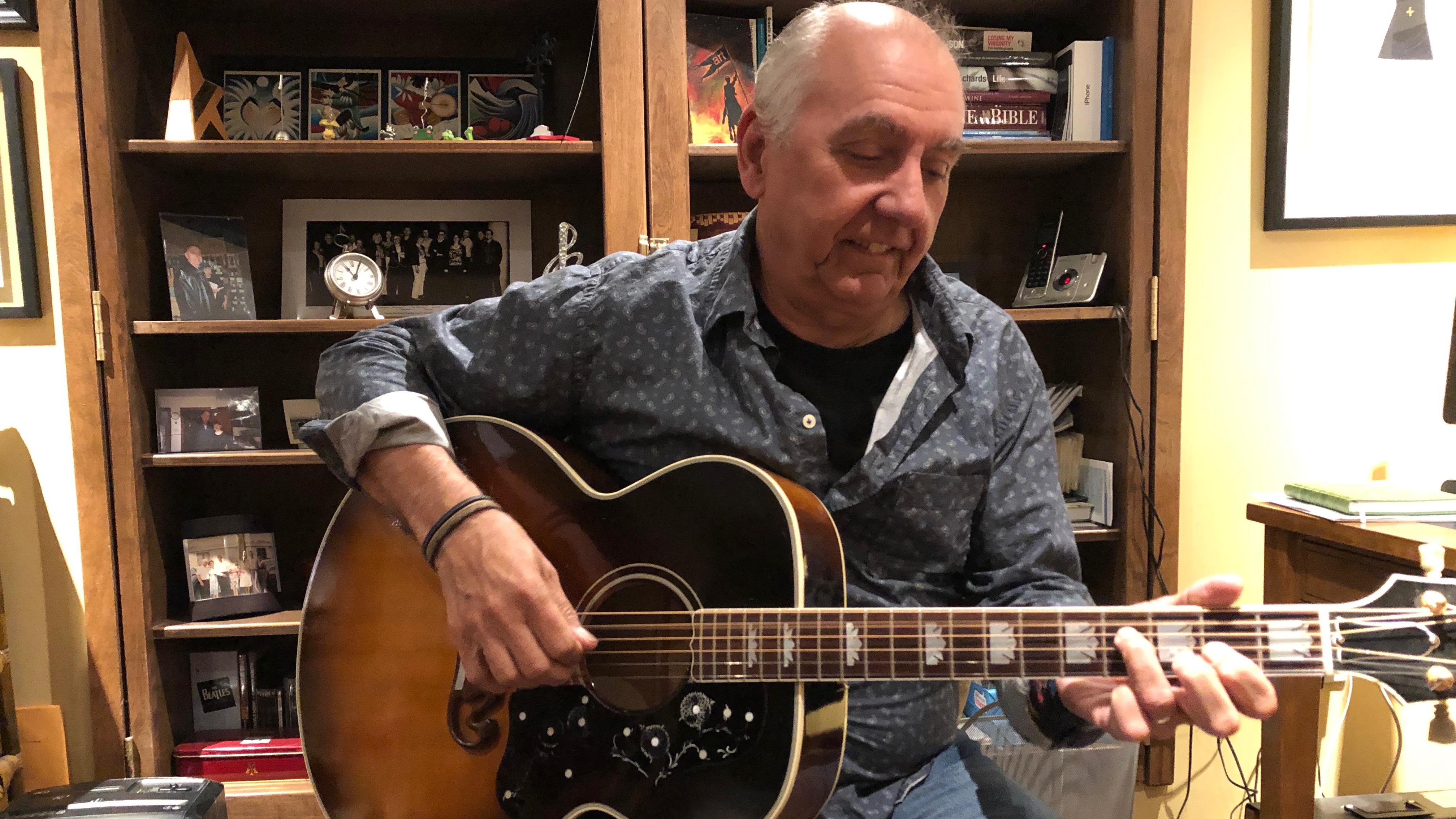 Mon île et moi : l'île de Chéticamp avec Ronald Bourgeois
Mon île et moi : l'île de Chéticamp avec Ronald Bourgeois