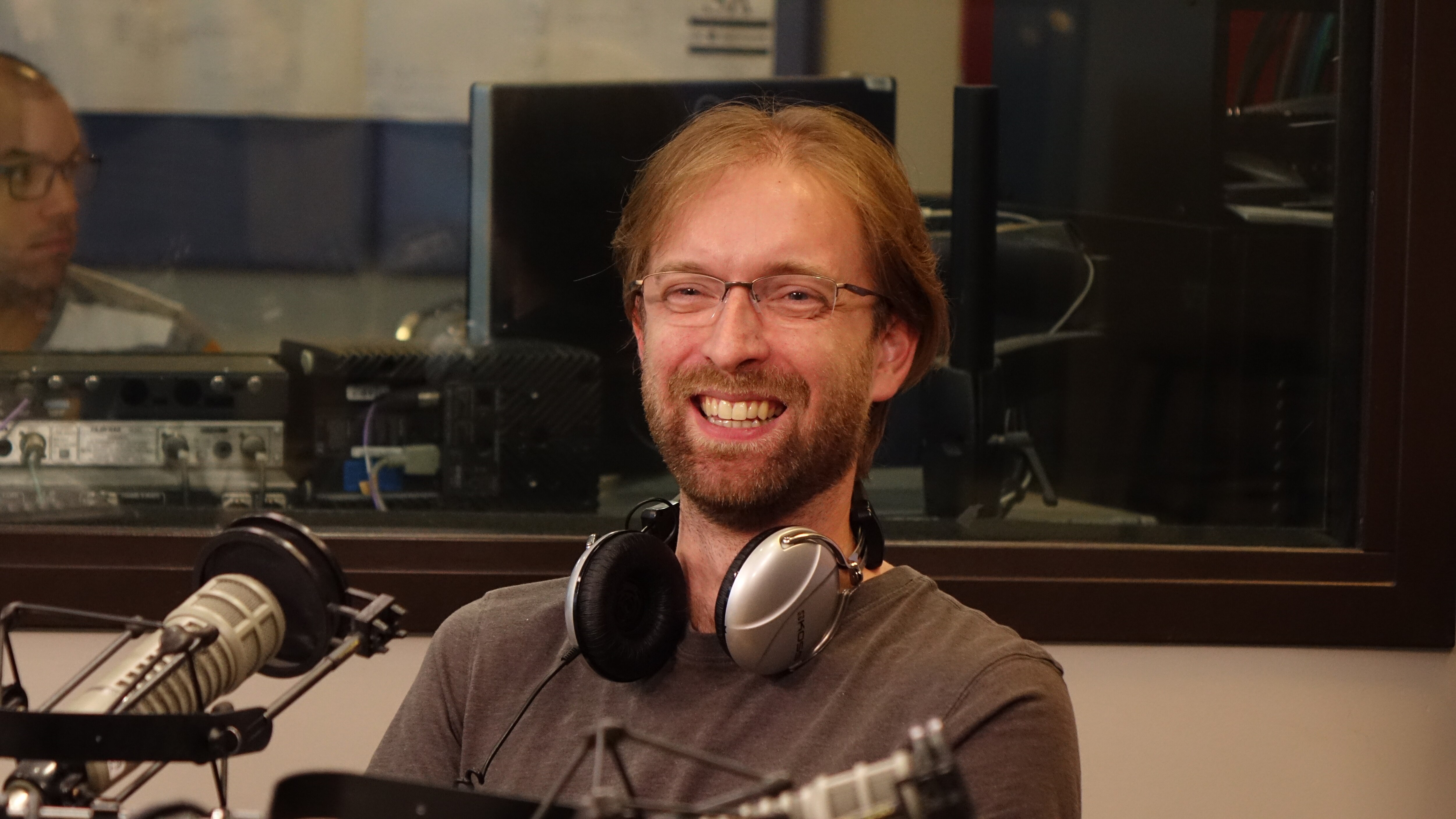 Visite dans les locaux de l'organisme Espoir Rosalie avec Simon Drolet ...