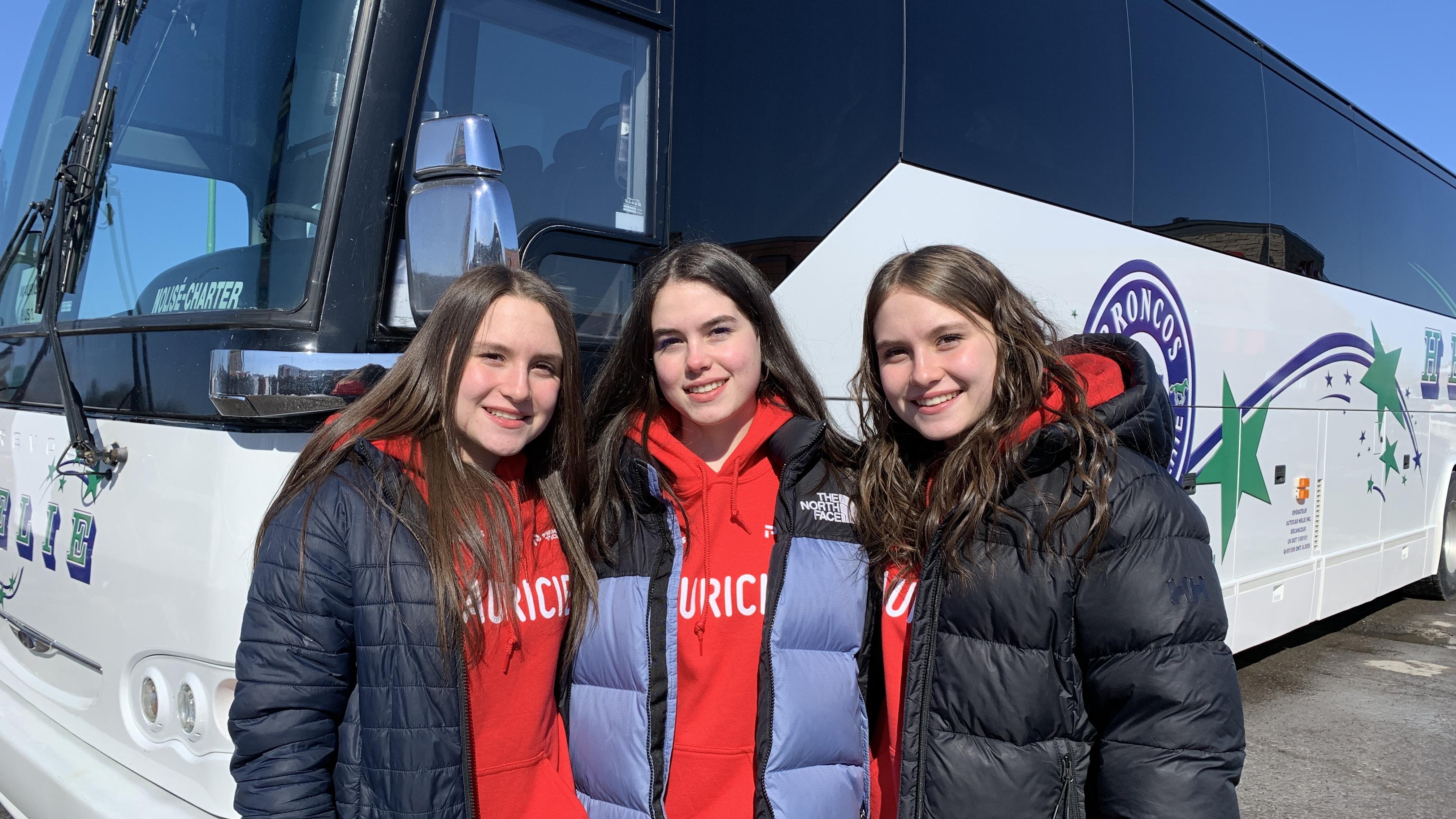 Les soeurs Joly se couvrent d’or en patinage de vitesse courte piste aux Jeux du Québec
Les soeurs Joly se couvrent d’or en patinage de vitesse courte piste aux Jeux du Québec