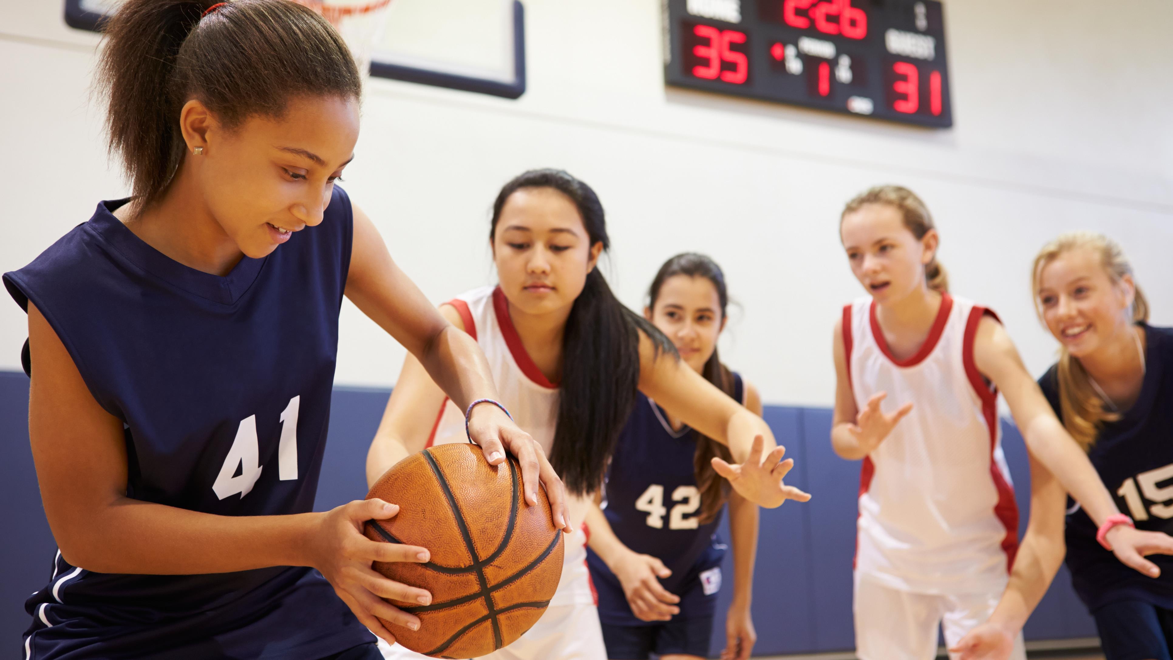 Lever les barrières de la pratique sportive chez les adolescentes