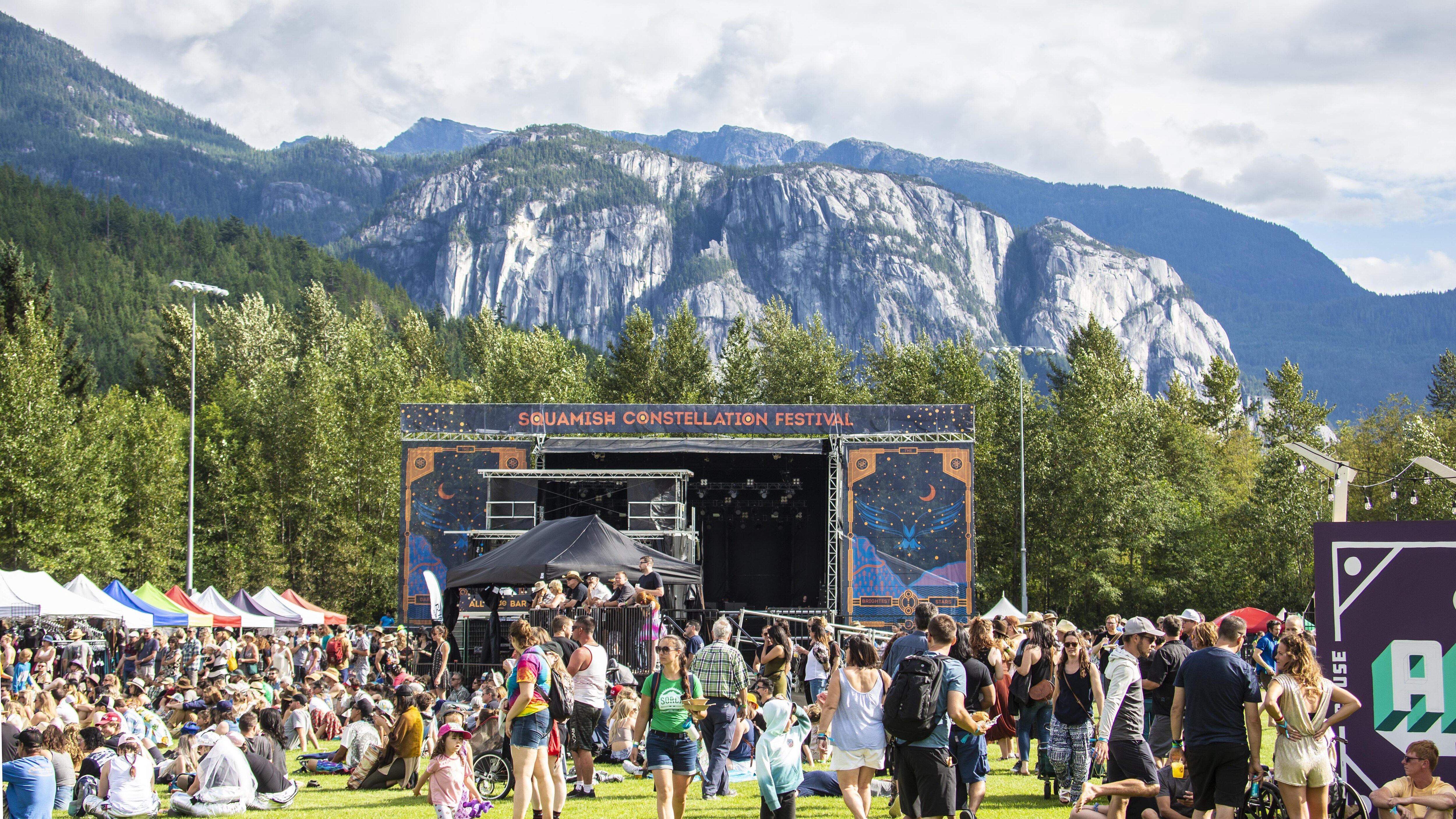 Reportage de Lyne Barnabé : le festival Constellation de Squamish
Reportage de Lyne Barnabé : le festival Constellation de Squamish