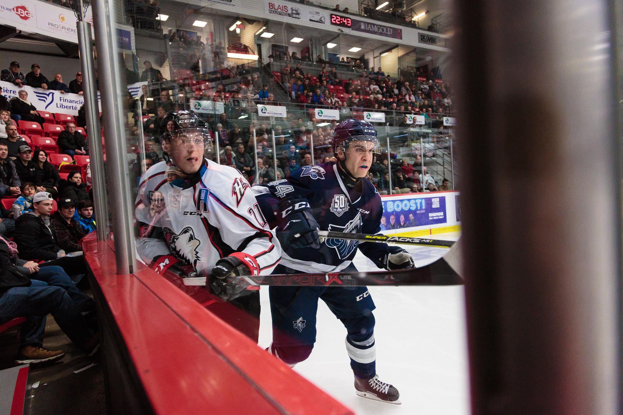 Séries LHJMQ : les Huskies passent en grande finale | Radio-Canada.ca