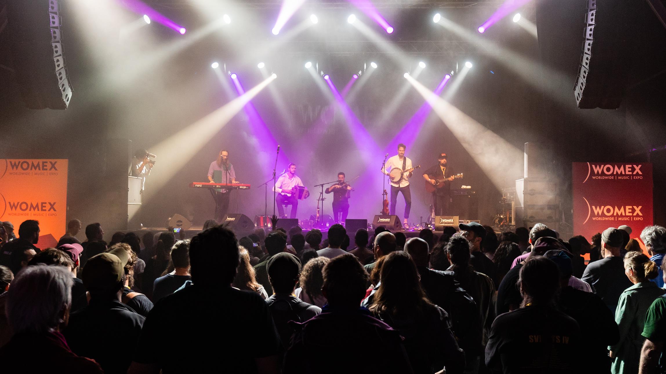 Le Diable à Cinq revient d'une conférence mondiale de la musique au Lisbonne
Le Diable à Cinq revient d'une conférence mondiale de la musique au Lisbonne