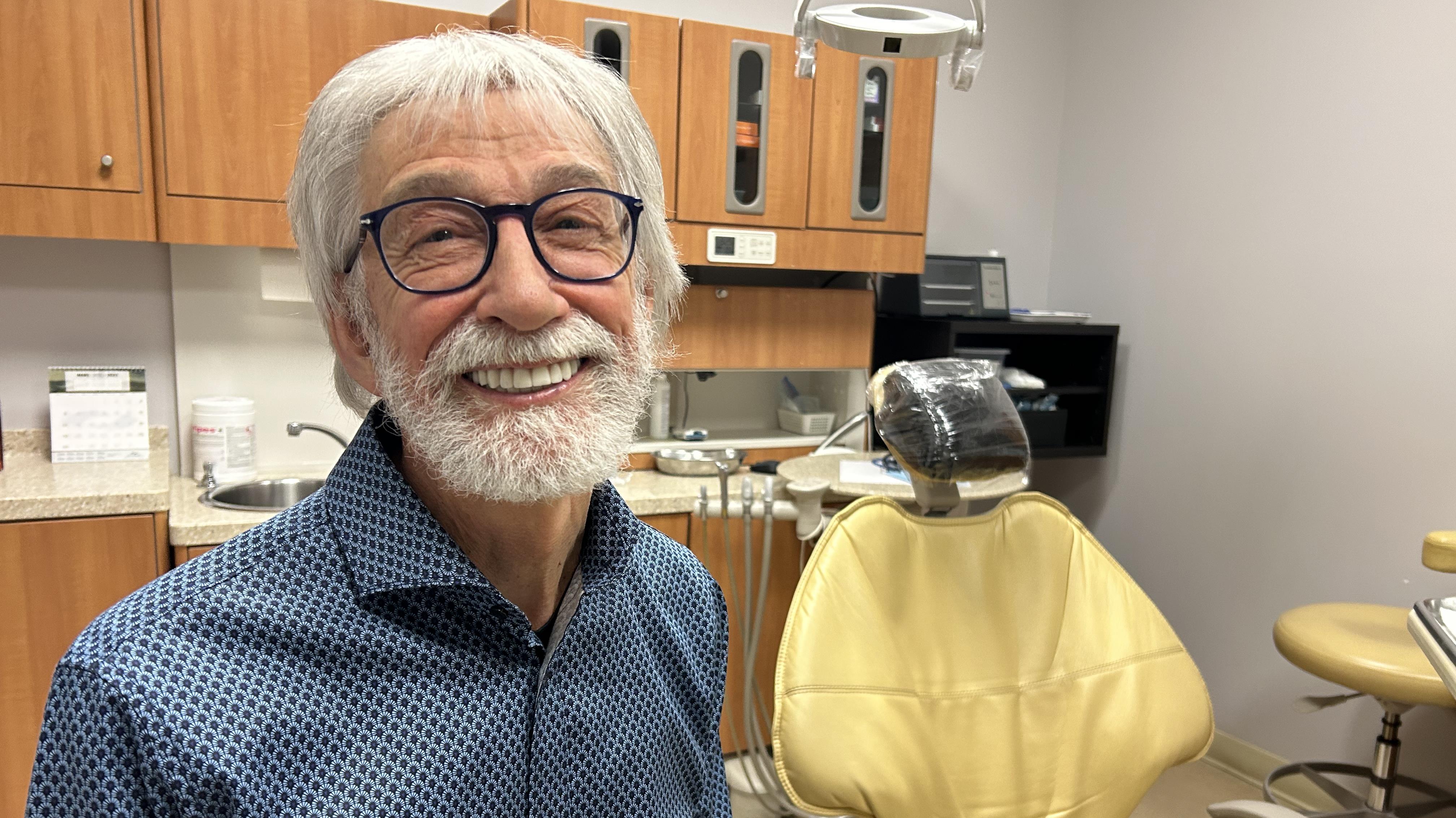 À 74 ans, le Dr Robert Marleau mord à belles dents dans sa profession