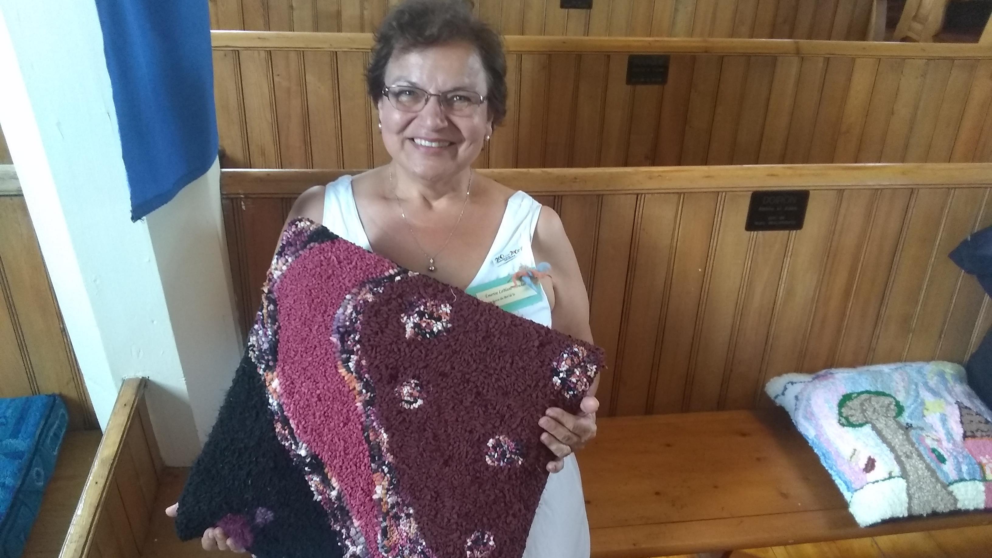 Émerise LeBlanc-Nowlan partage sa passion pour le tapis hooké