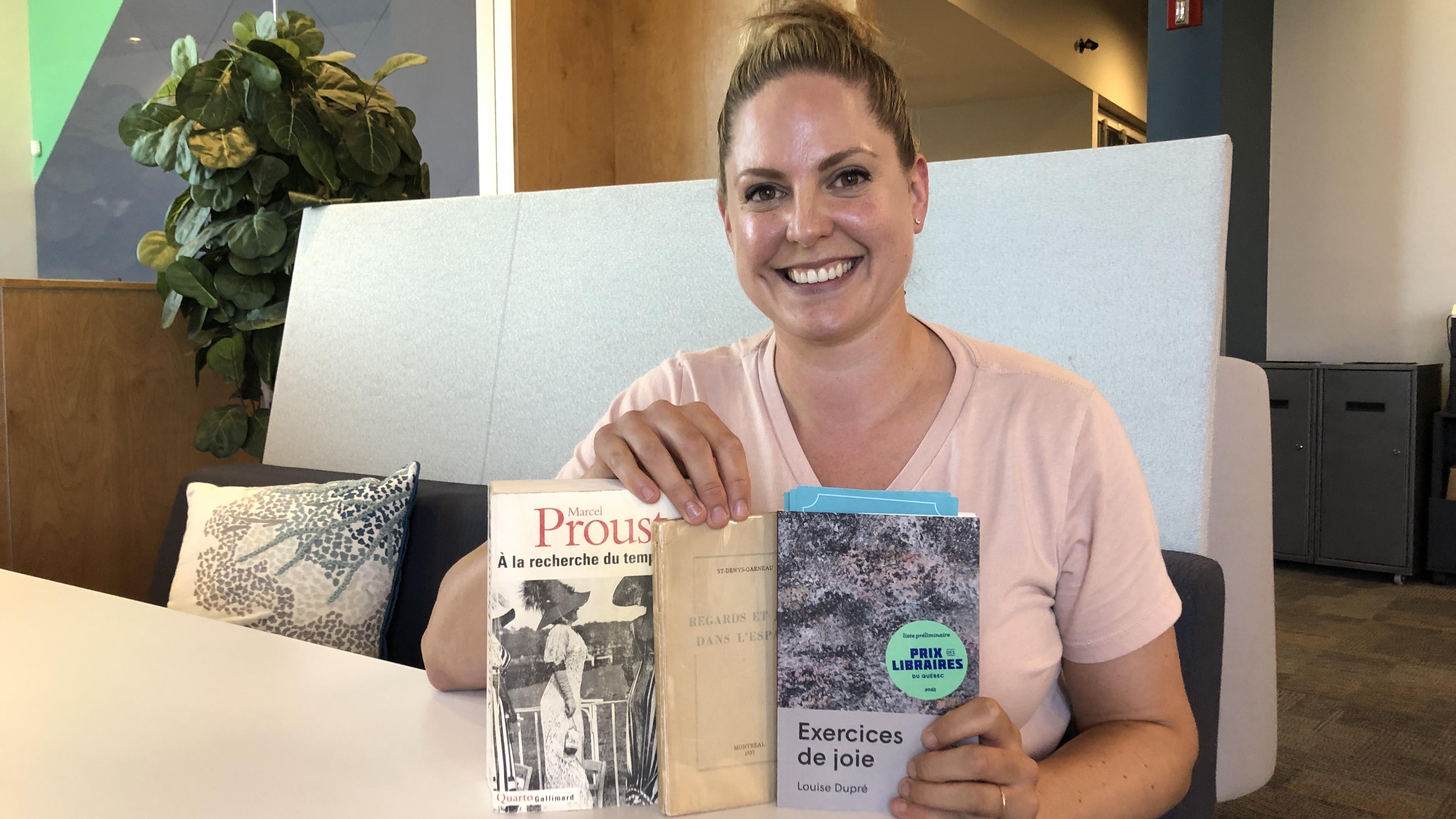 Dans la bibliothèque de la poète Émilie Turmel