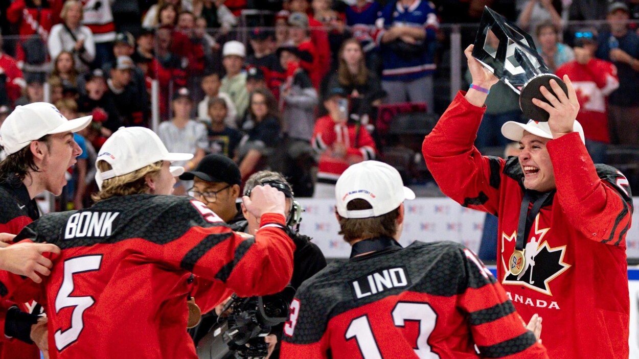 Le Canada soulève la Coupe HlinkaGretzky RadioCanada