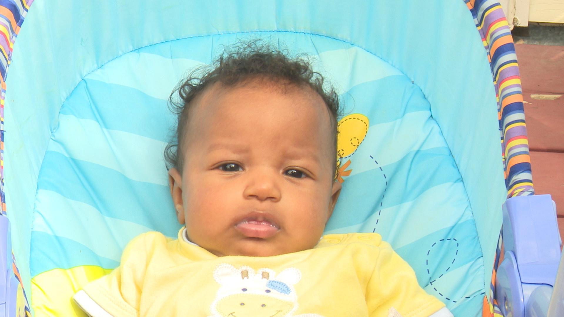 Une femme accouche à l'extérieur de l'hôpital de VilleMarie Info